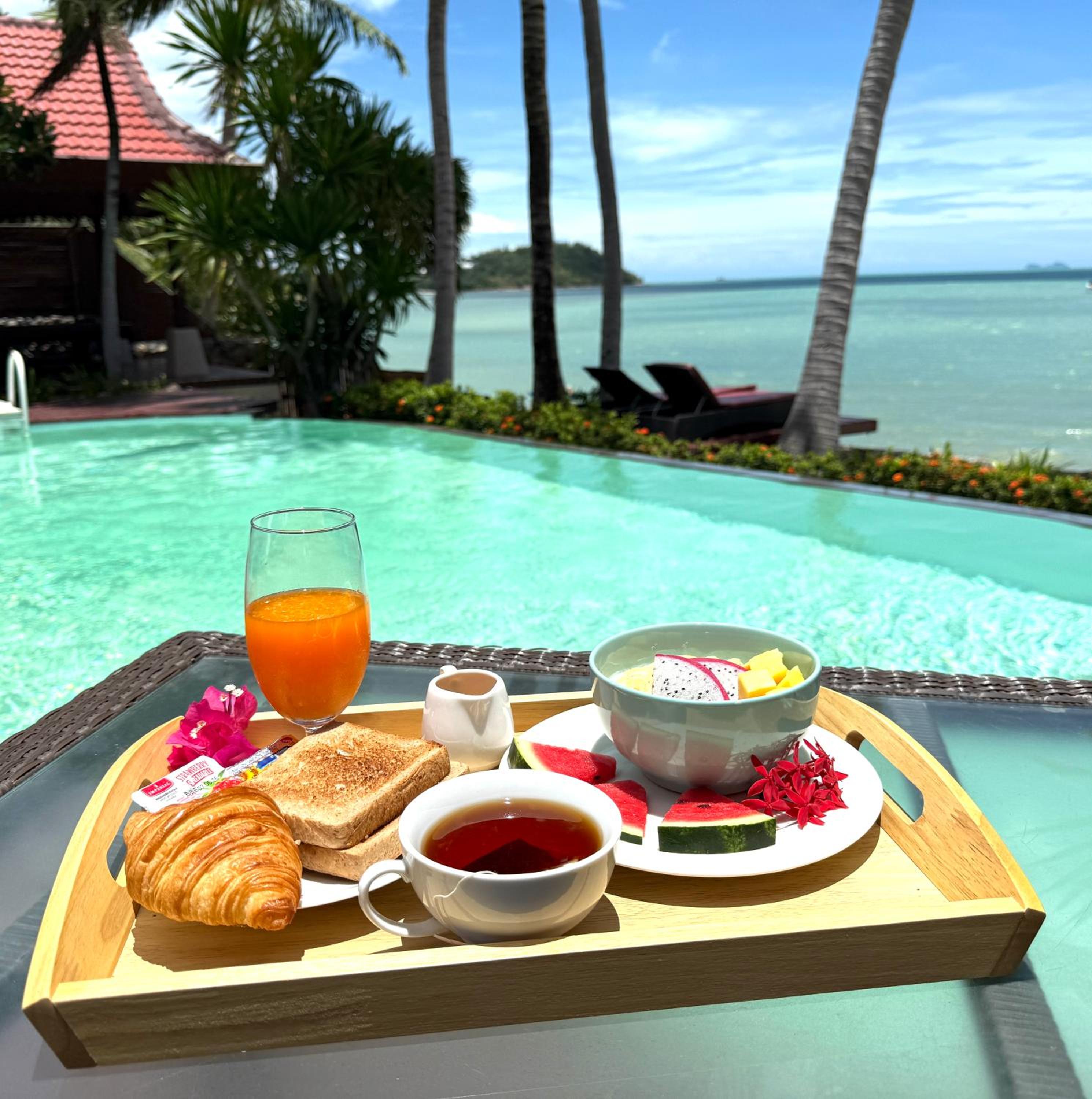 Deluxe Suite with Sea View photo 3