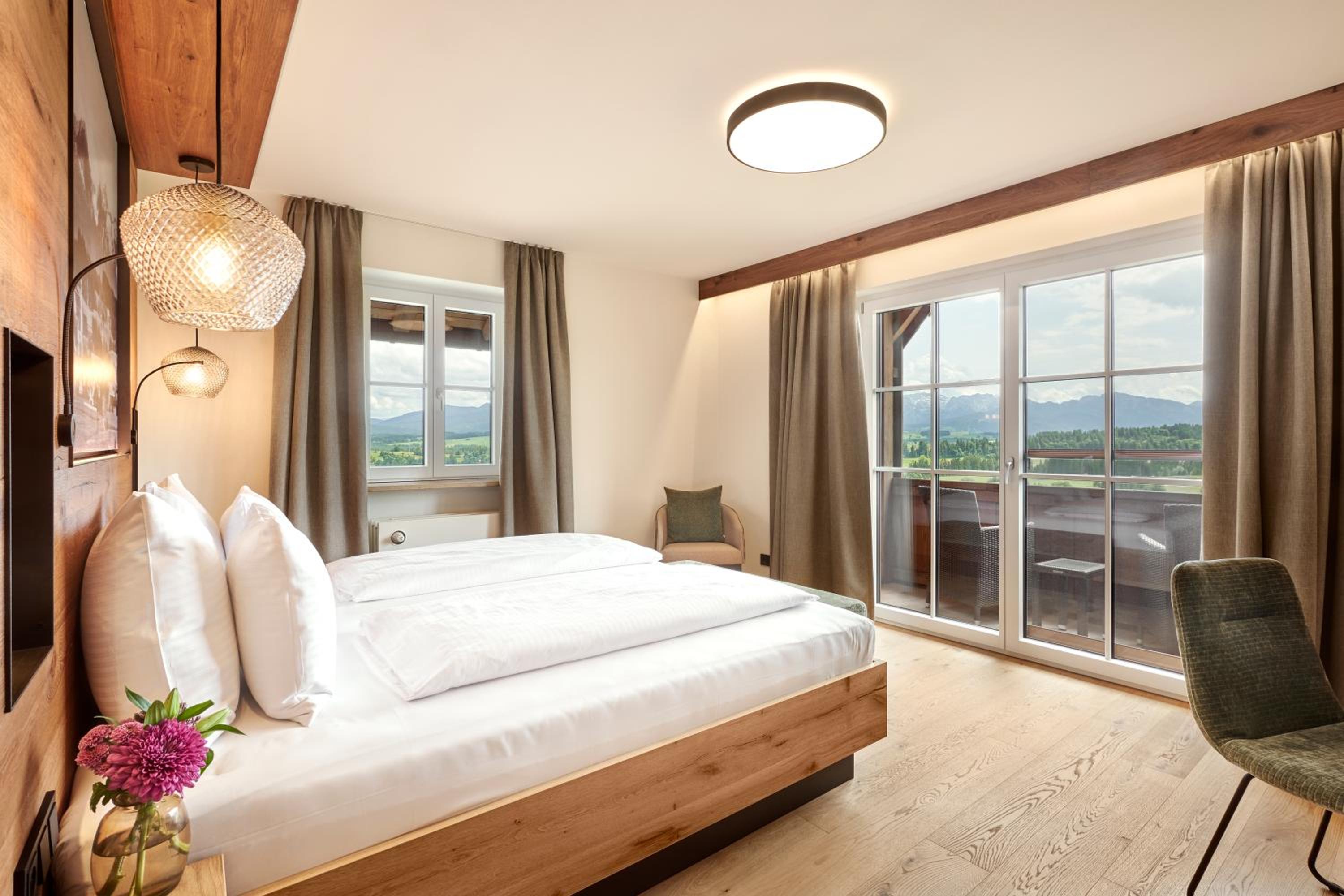 Suite with Mountain View