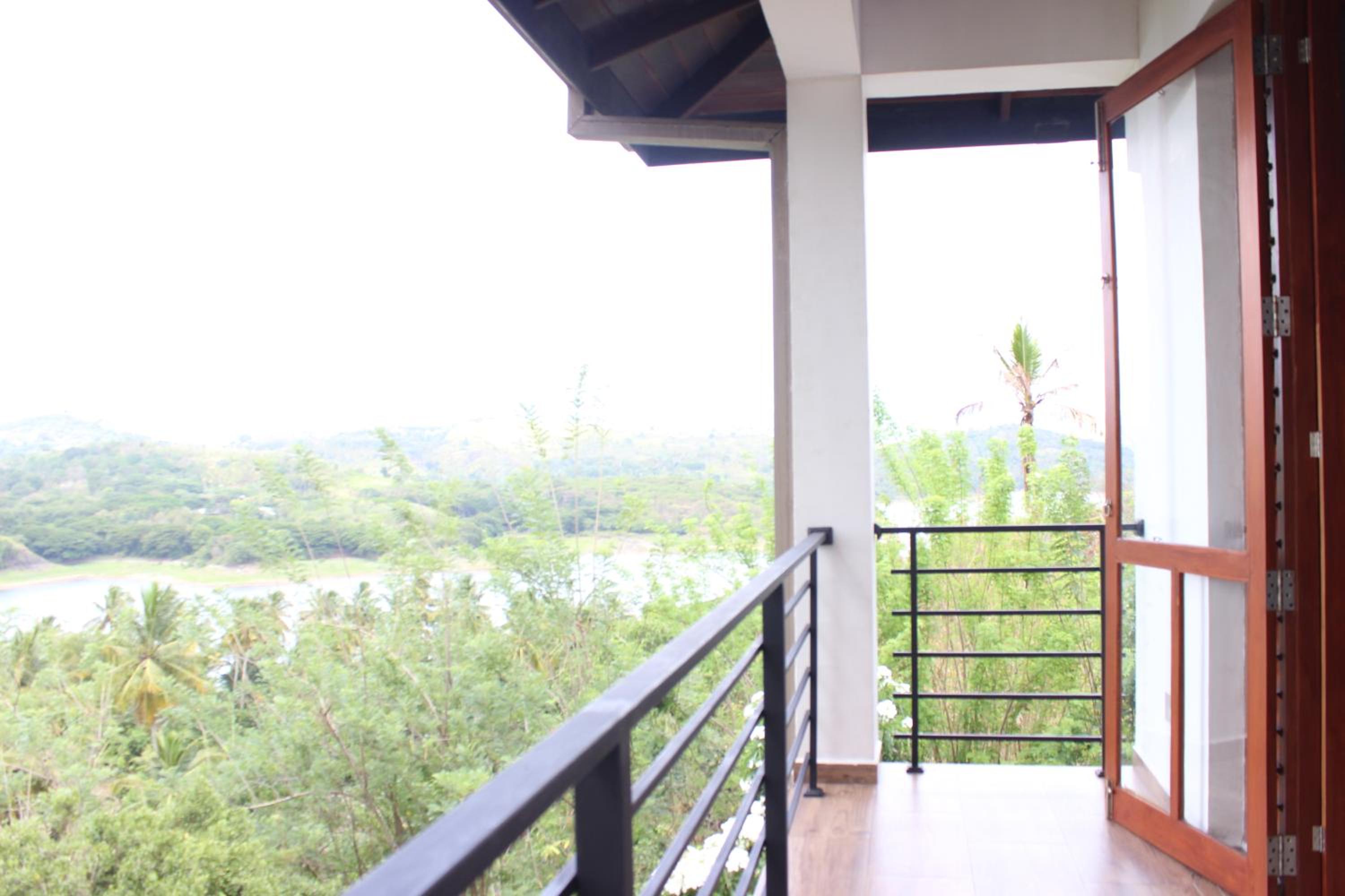 Two-Bedroom Apartment with Balcony photo 3