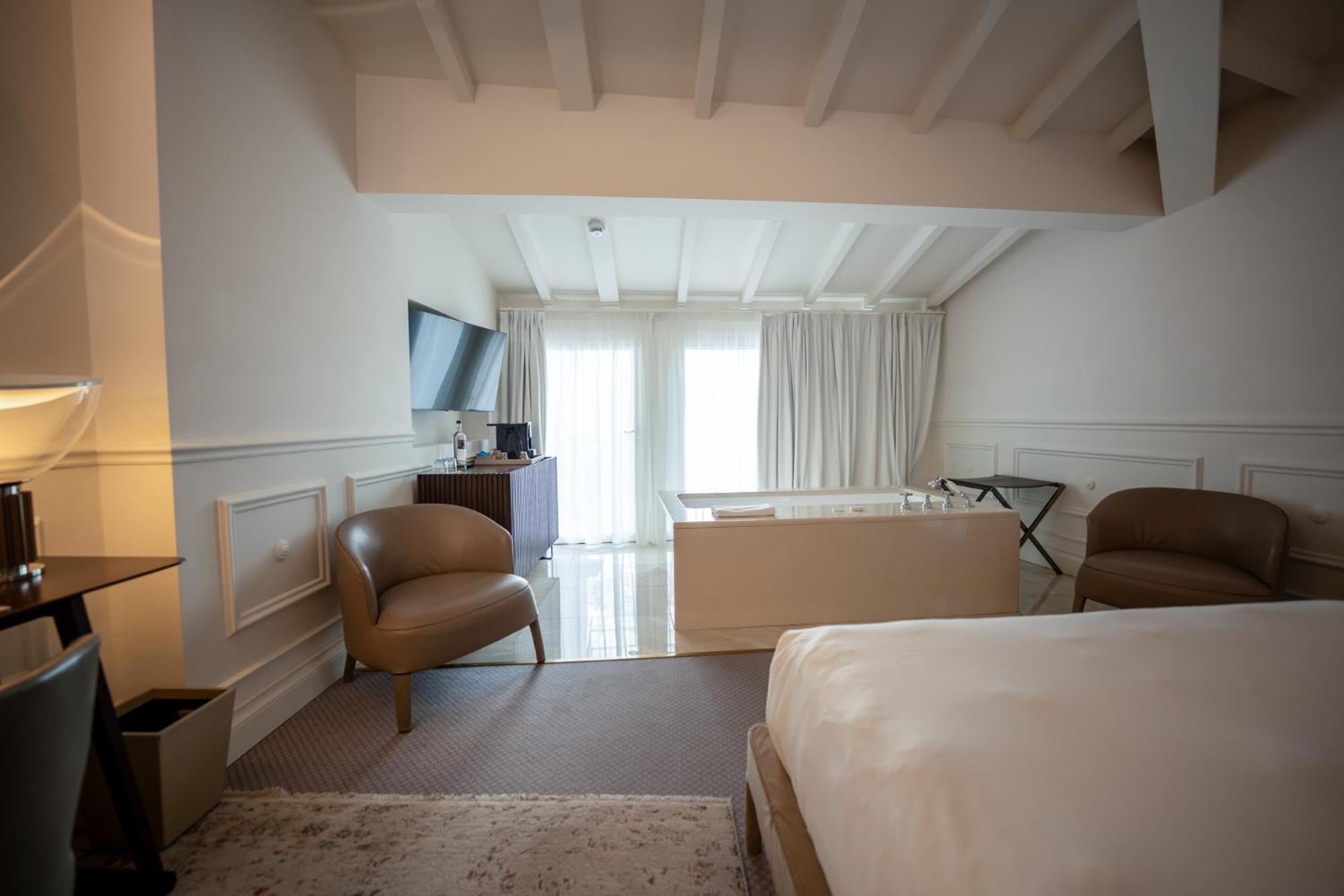 Available room
