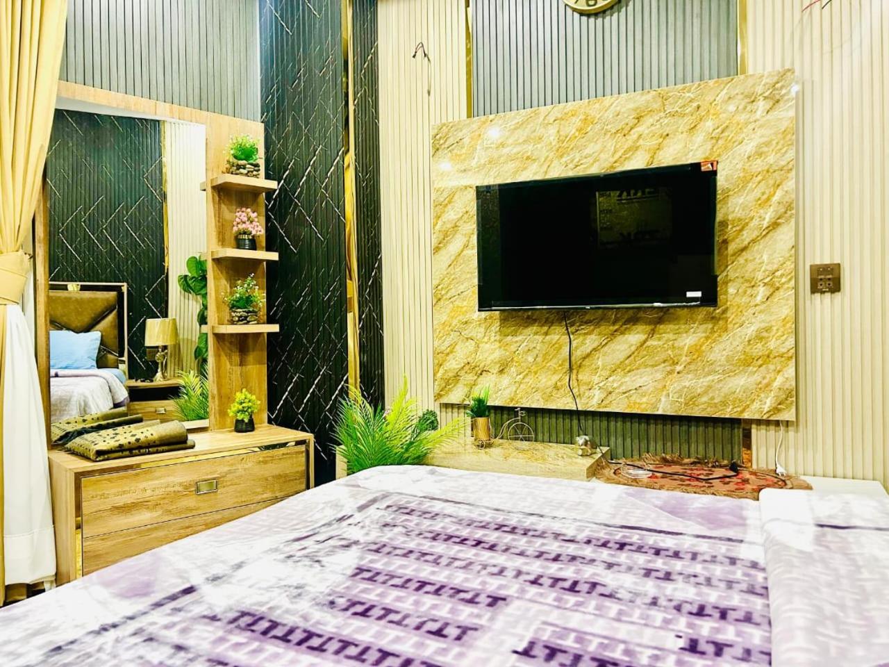 Studio with Mountain View photo 2
