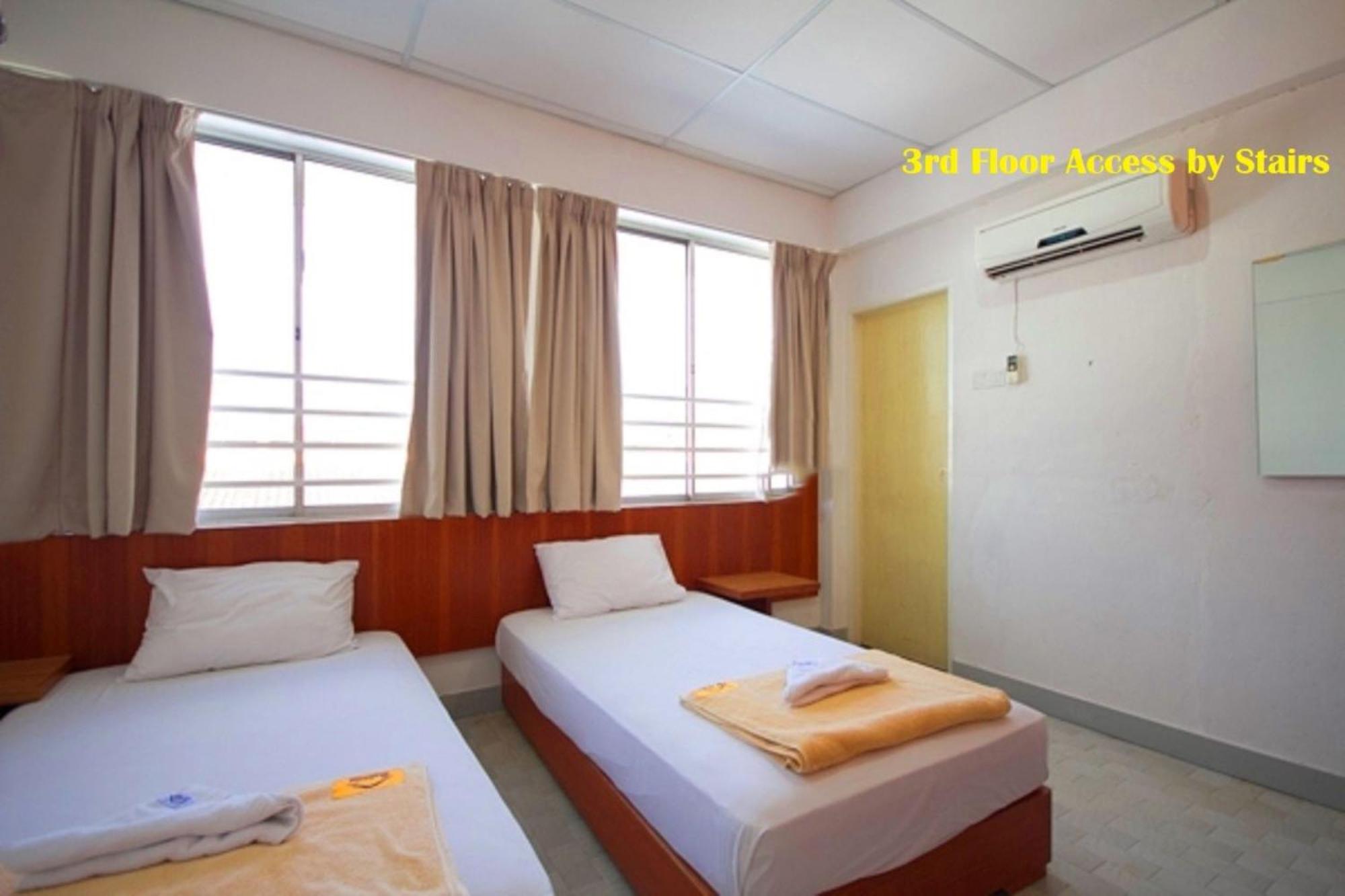 Twin Room - Photo 1