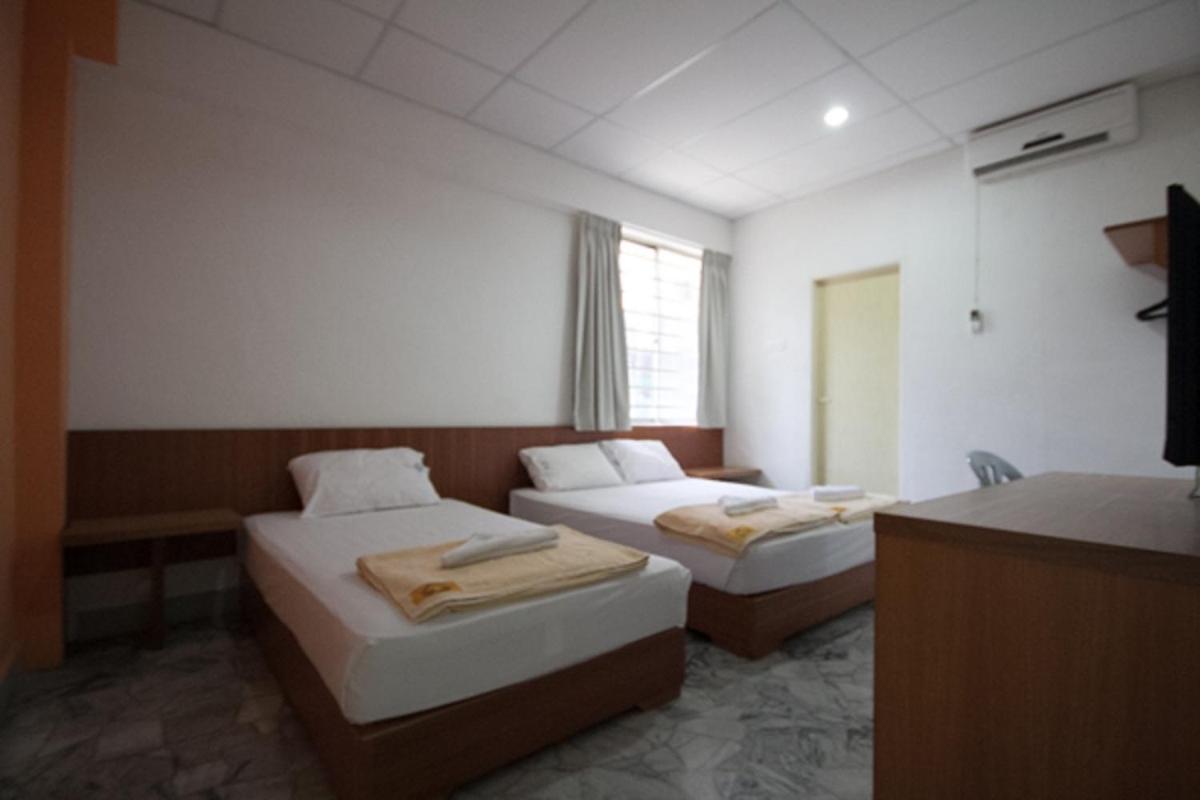 Triple Room with Private Bathroom
