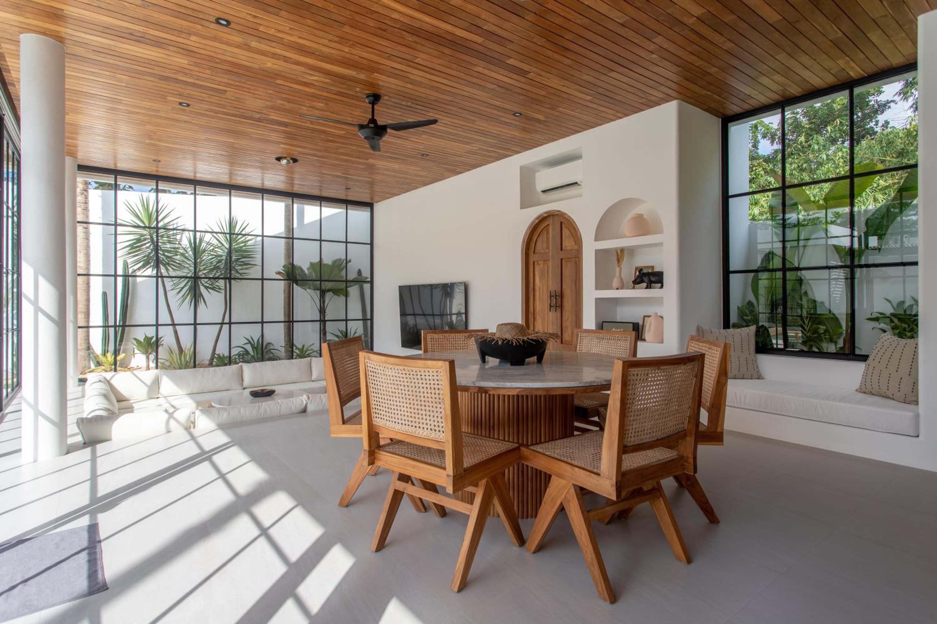 Three-Bedroom Villa photo 1
