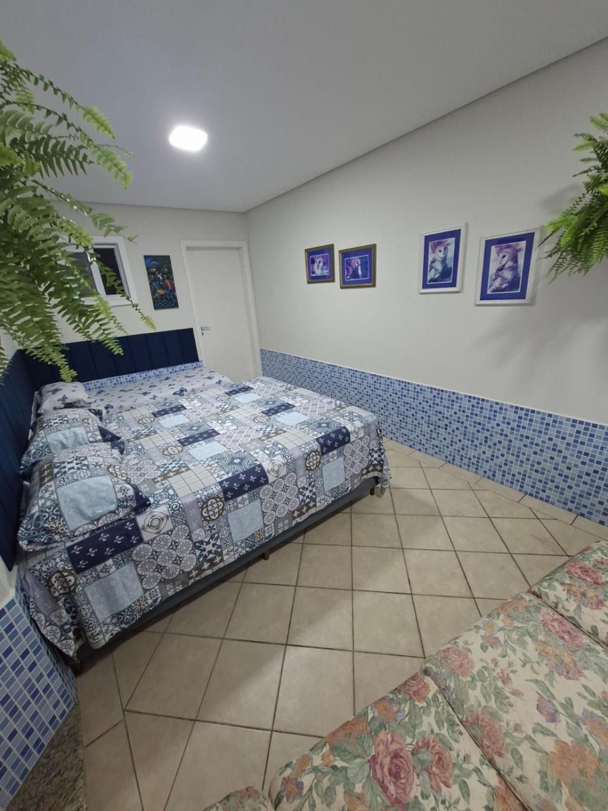 Basic Triple Room with Shared Bathroom