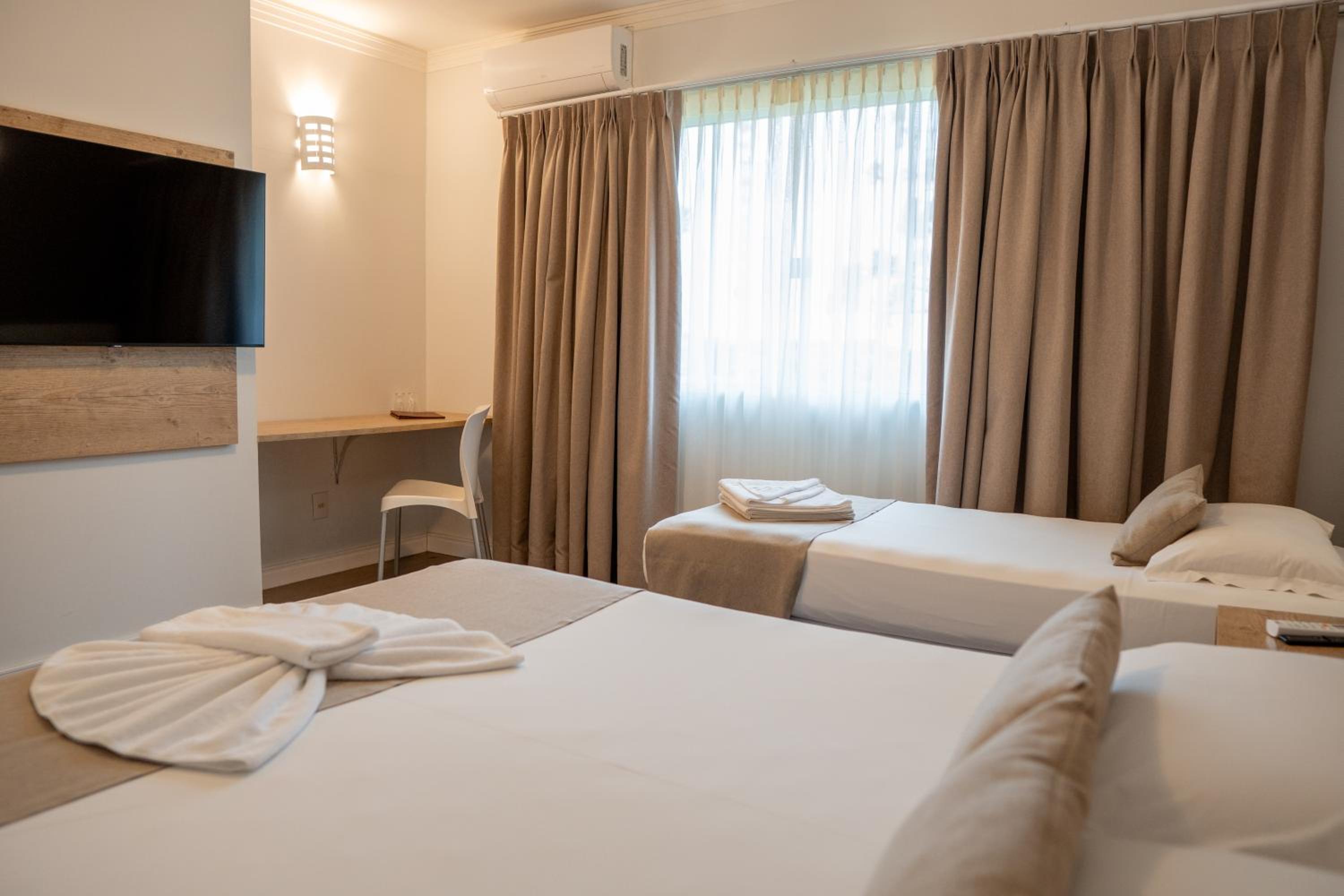 Standard Triple Room photo 2