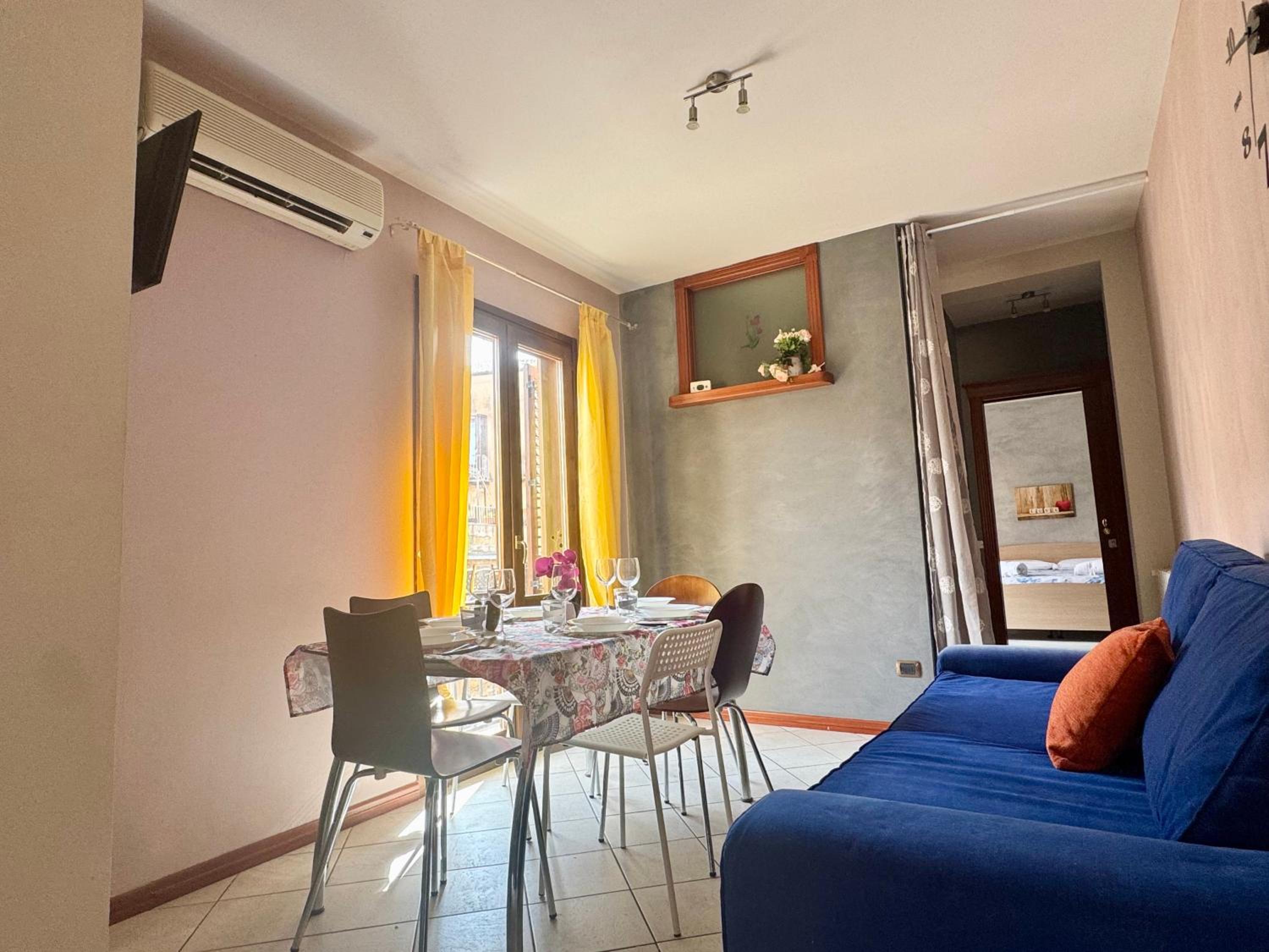 Two-Bedroom Deluxe Apartment with Balcony