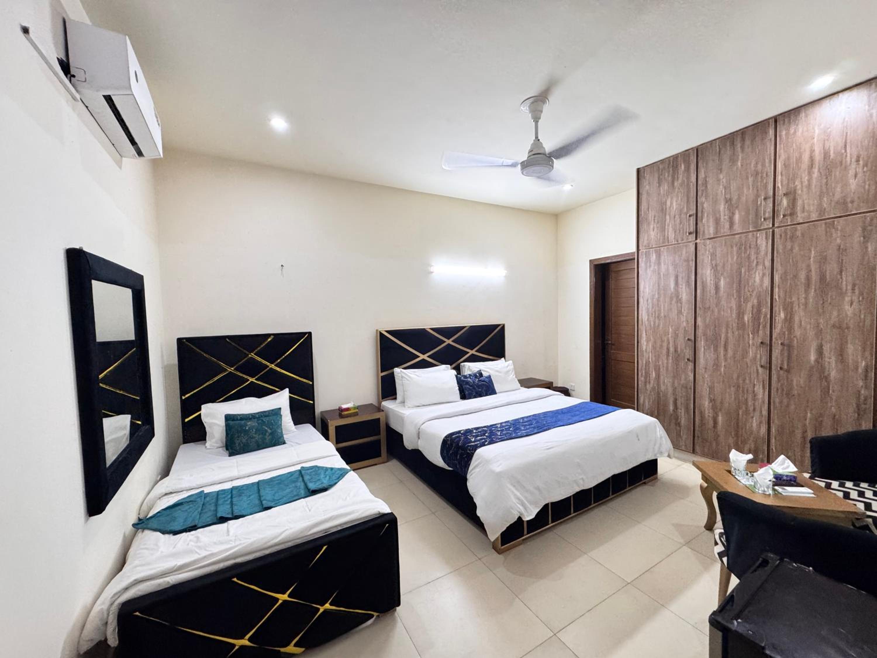 Three-Bedroom Deluxe Apartment