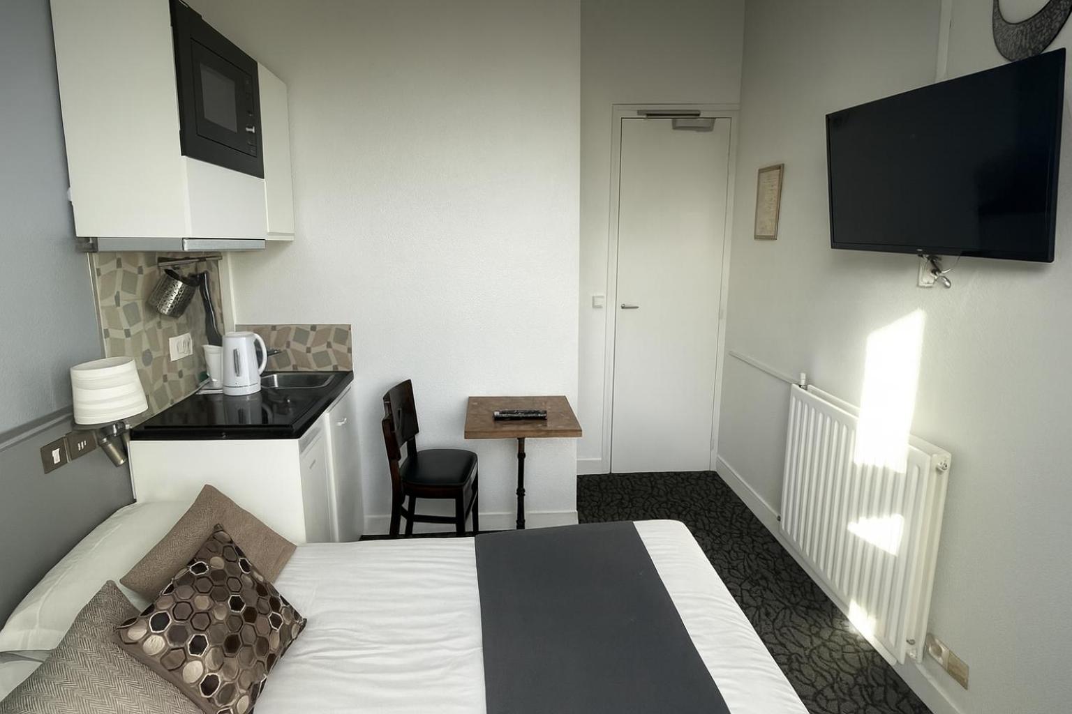 Single Room with Kitchenette photo 3