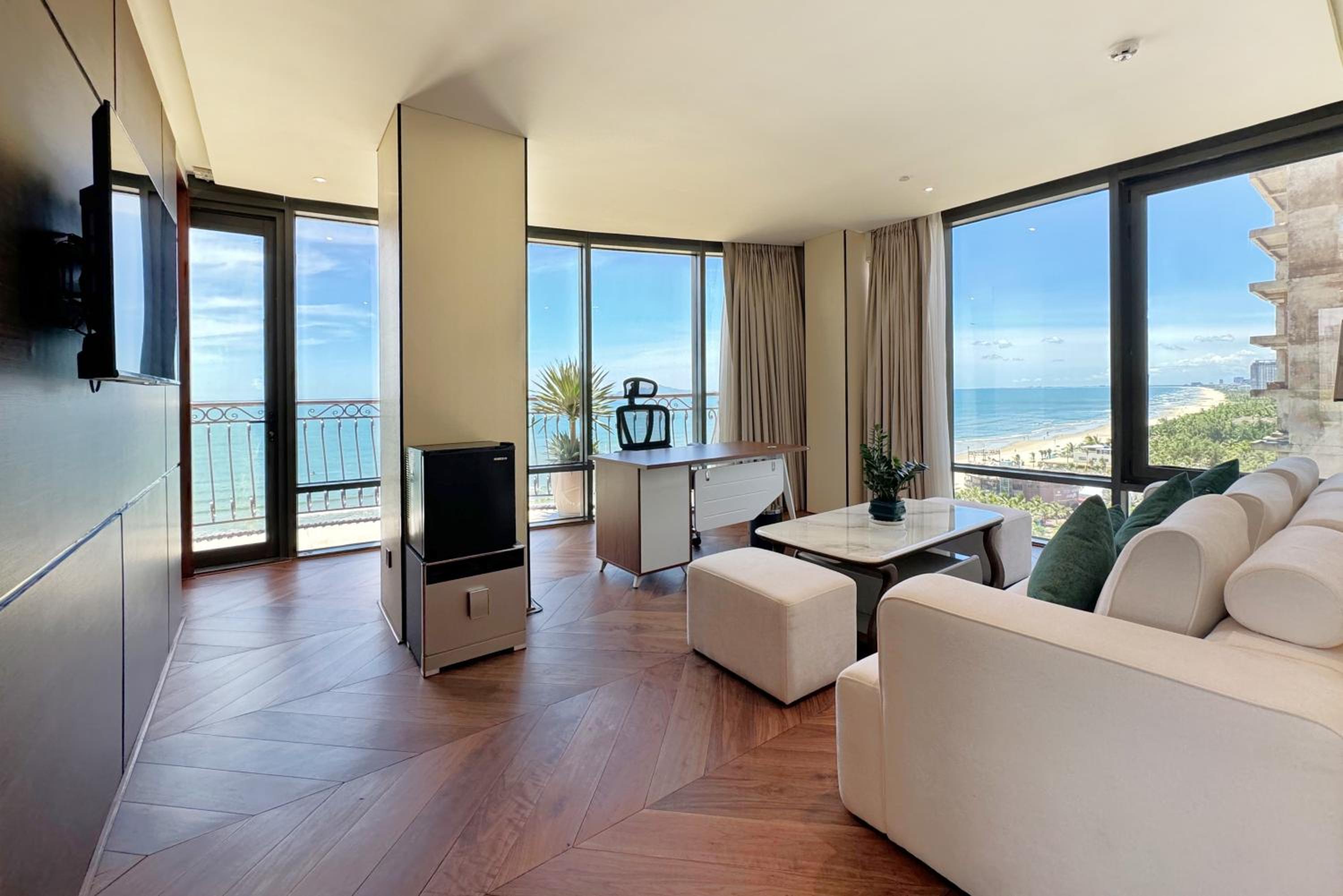 Presidential Suite Beachfront - High Tea included photo 3