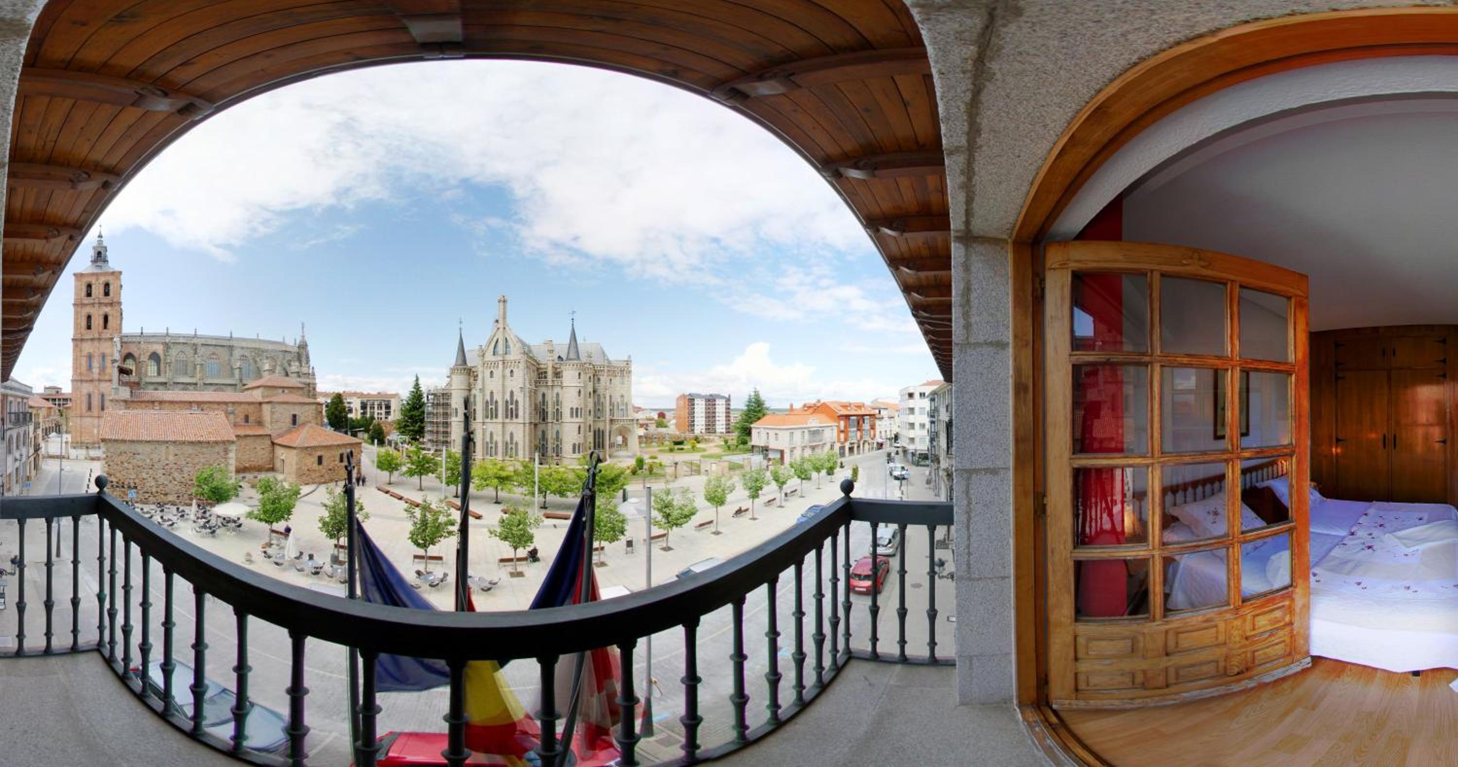 Double or Twin Room with View photo 2