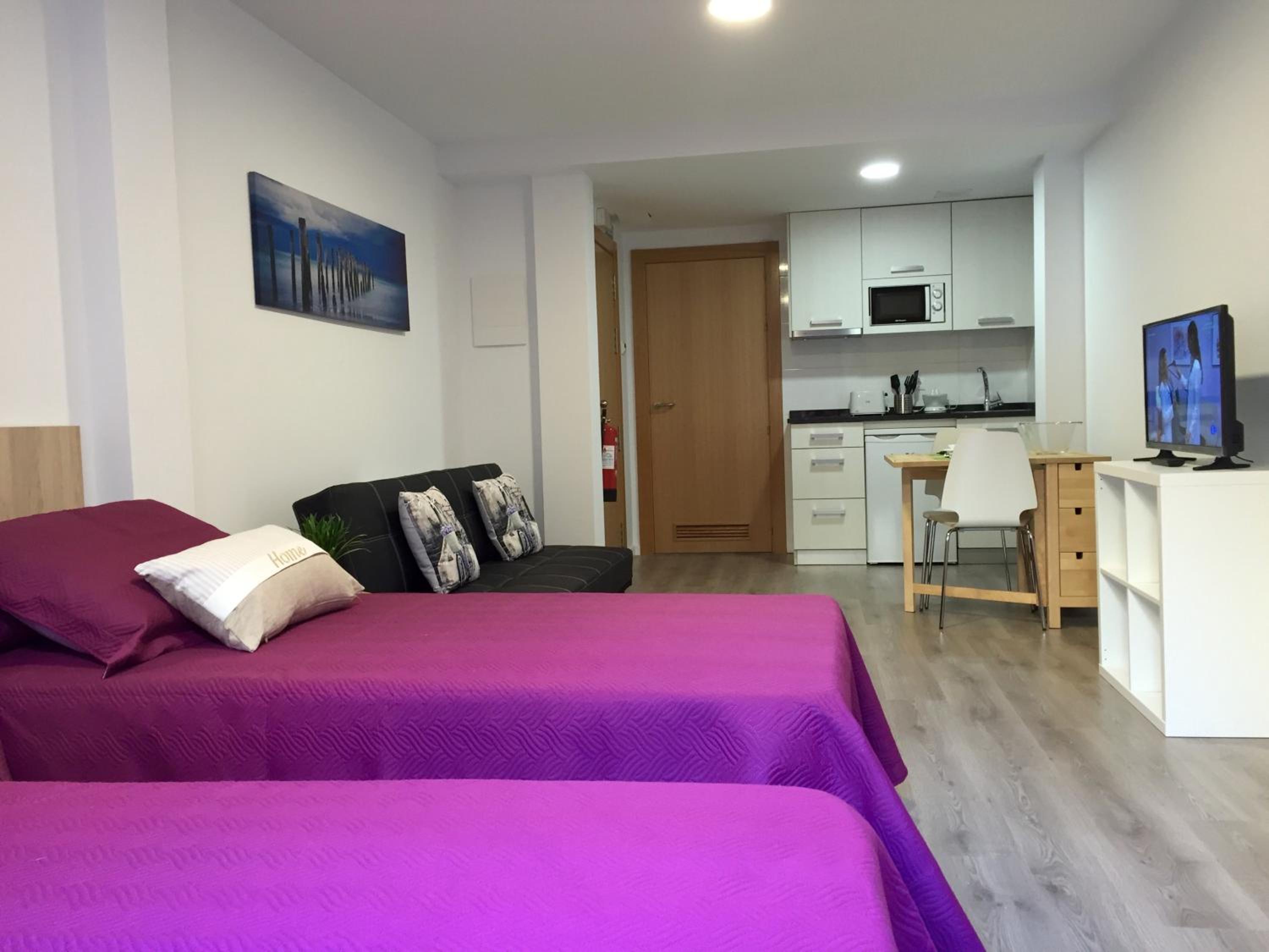 Studio Apartment - Photo 9