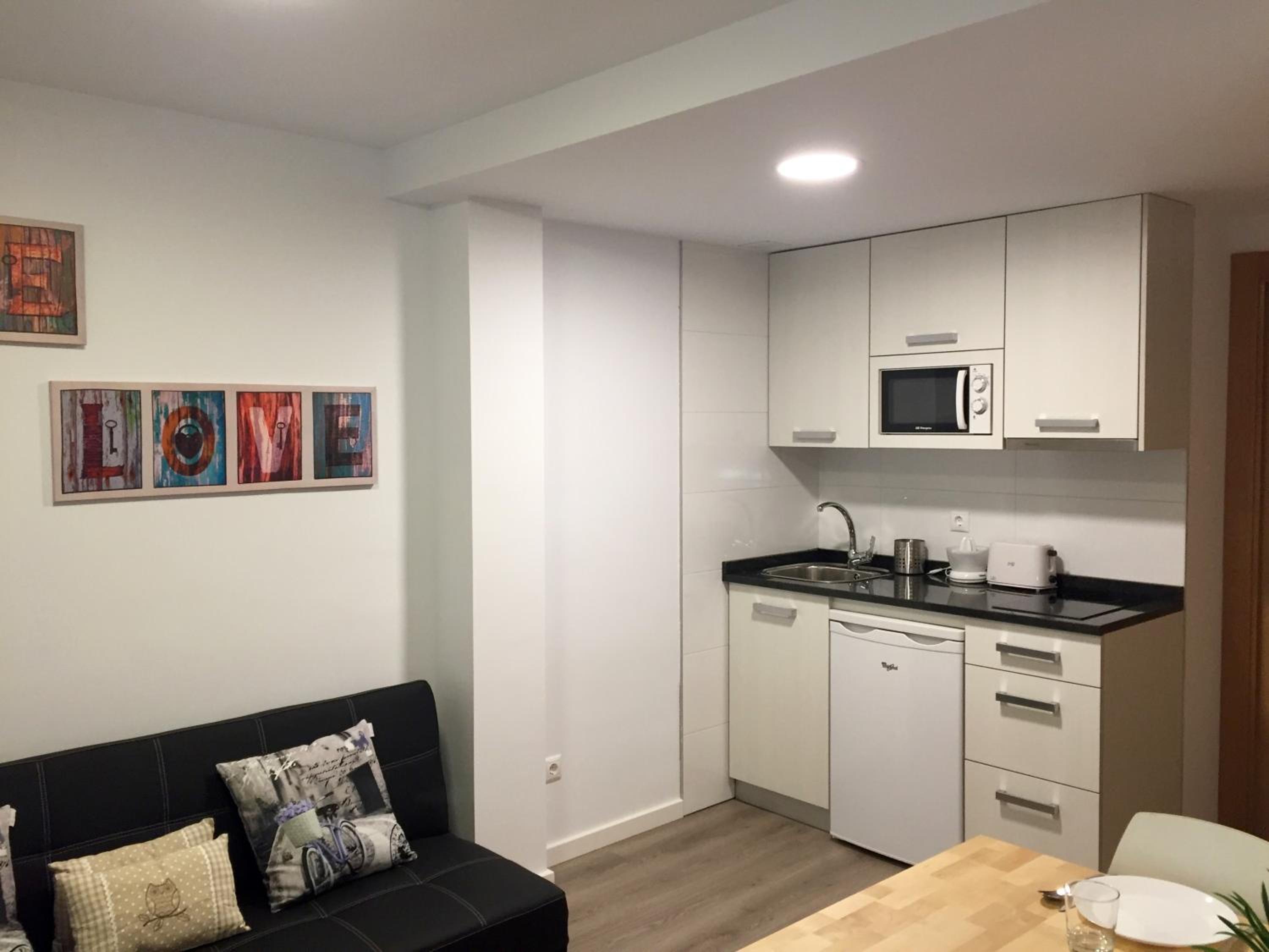 Studio Apartment - Photo 6