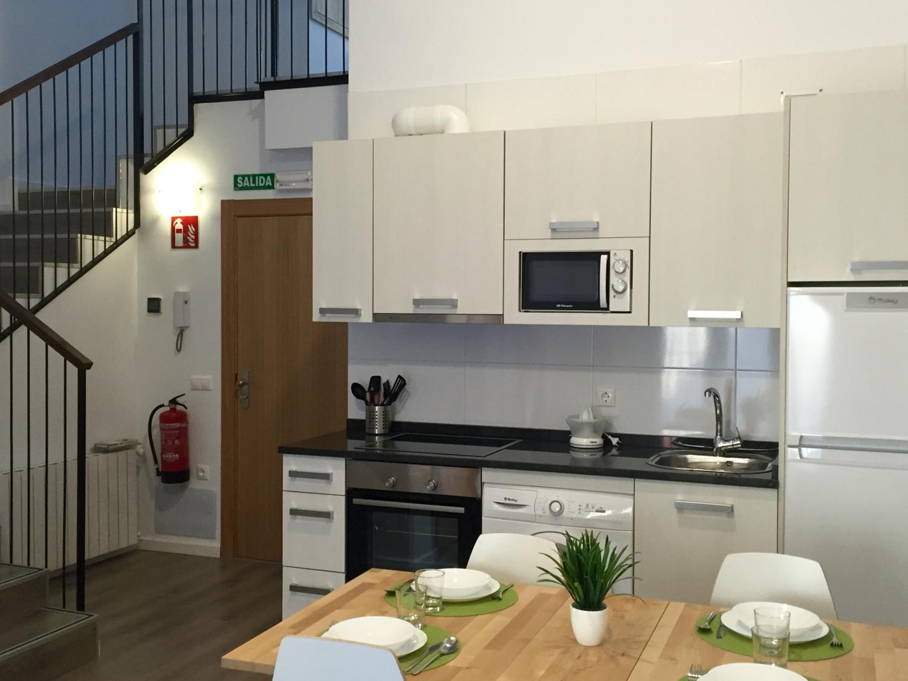 Three-Bedroom Apartment - Photo 4