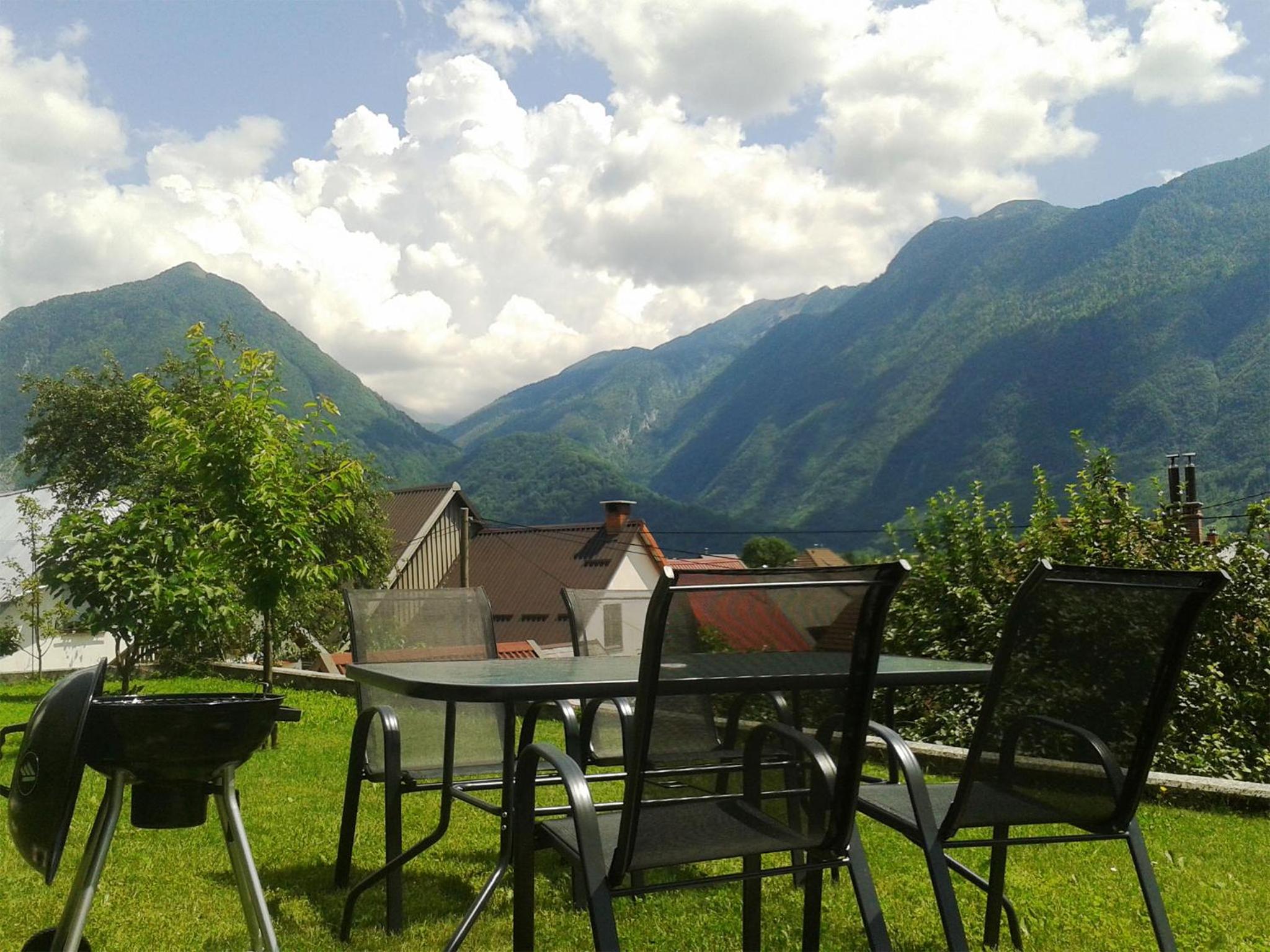 Apartment with Mountain View - Photo 7