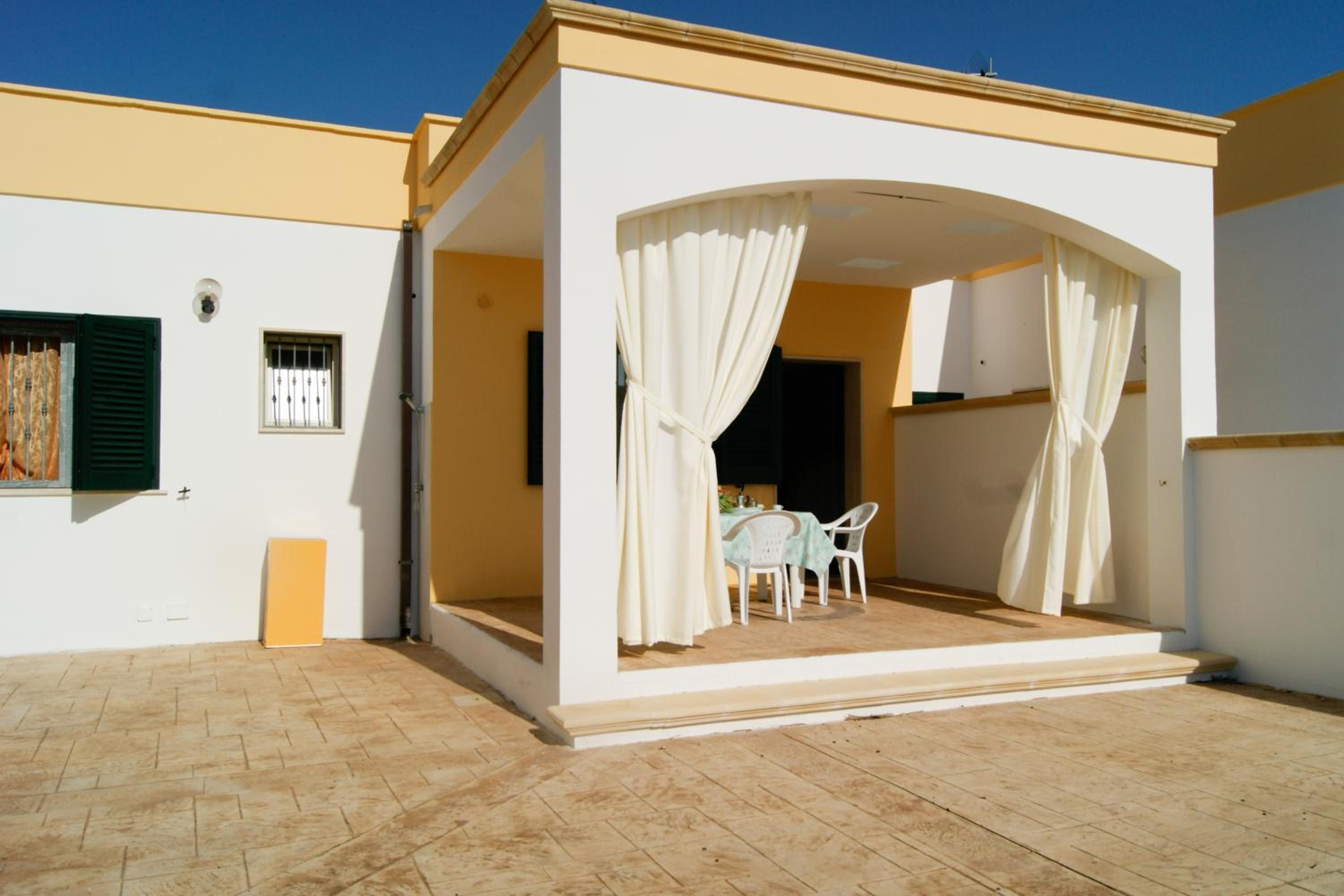 Two-Bedroom House photo 2