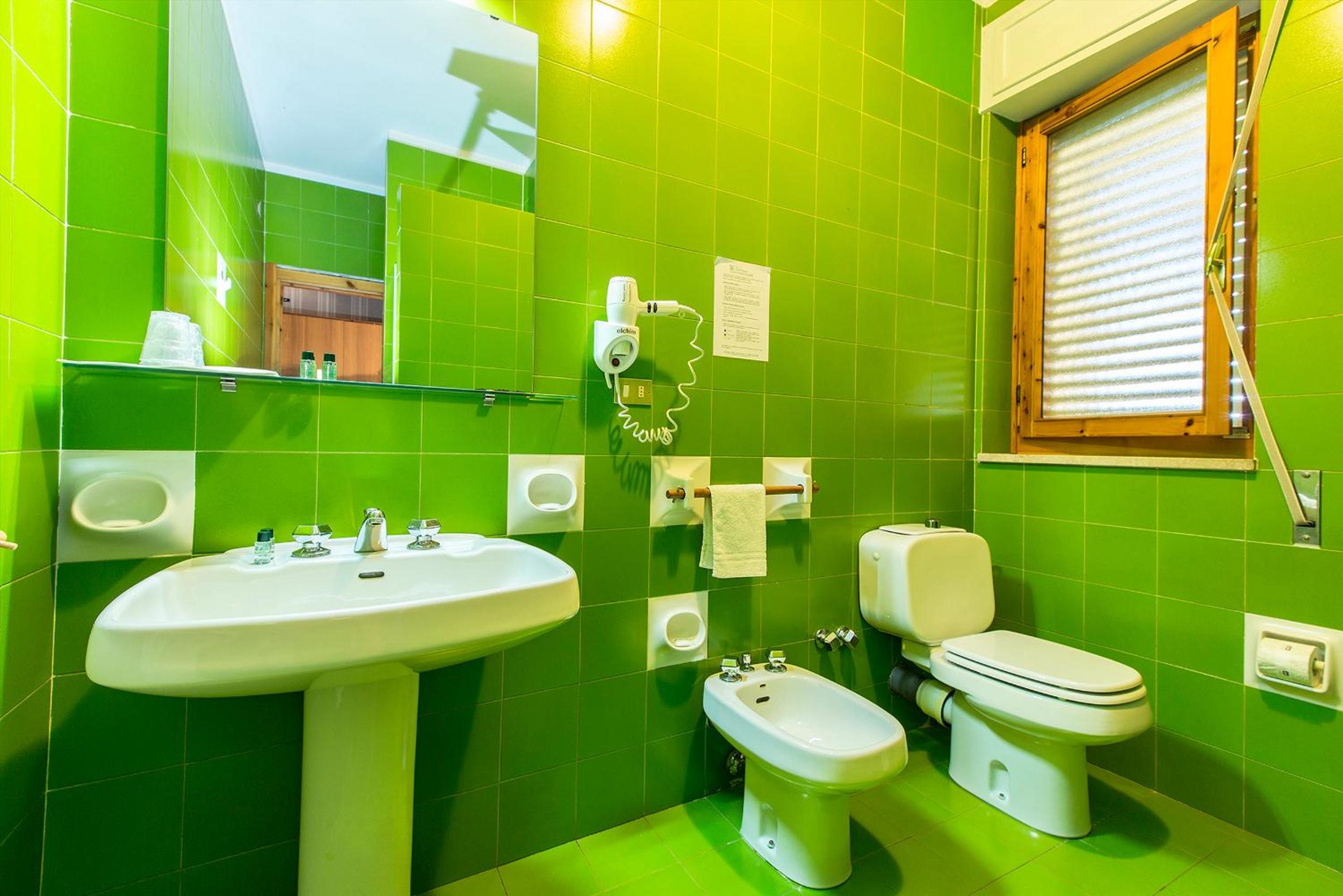 Double Room - Photo 8