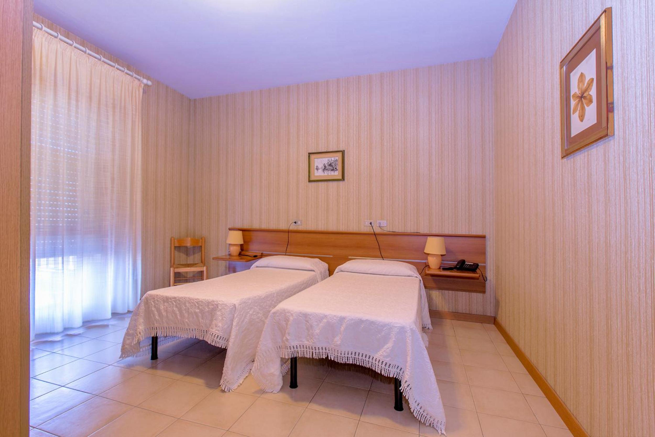 Double Room - Photo 7