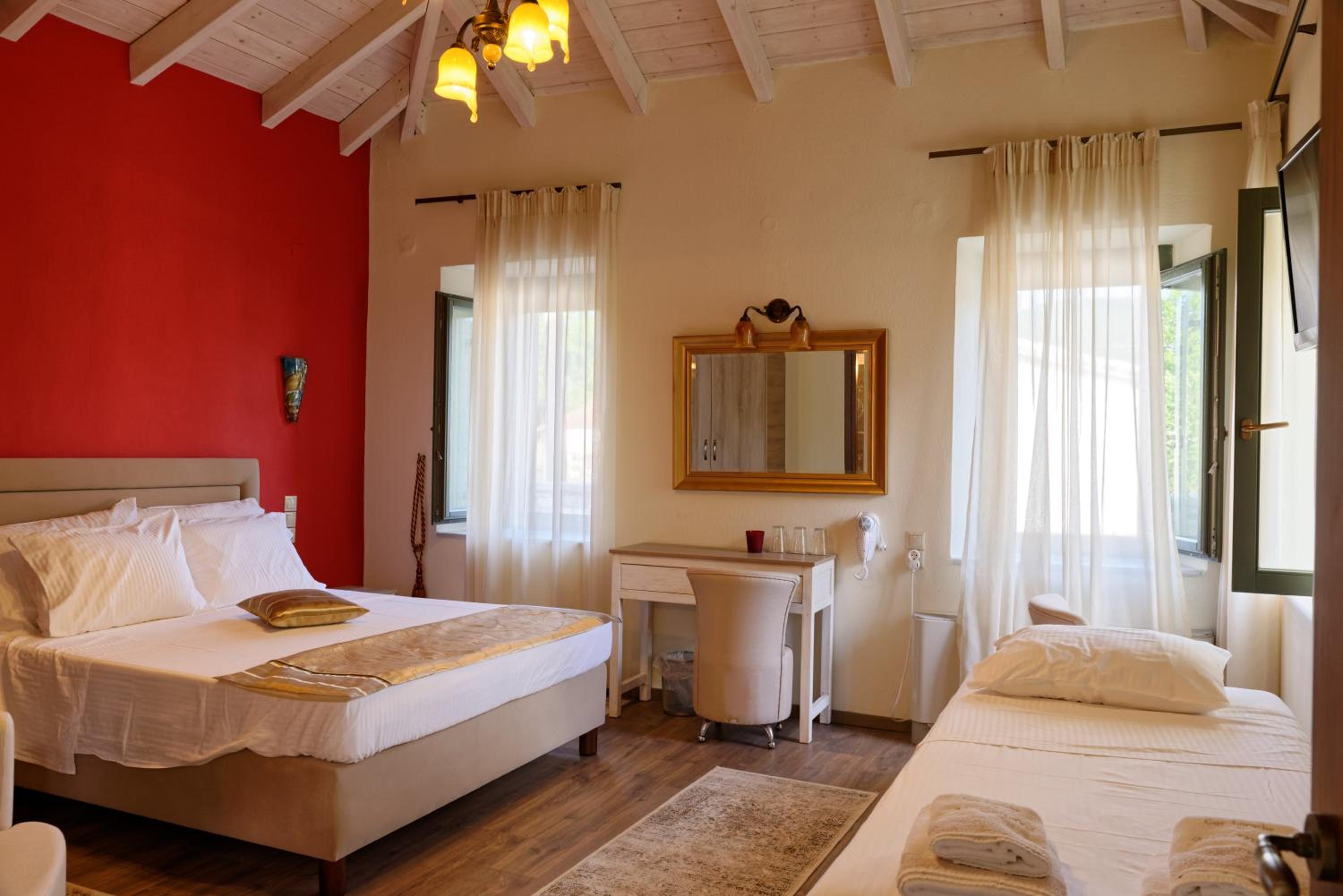 Triple Room with Hydromassage Shower Cabin - Photo 1