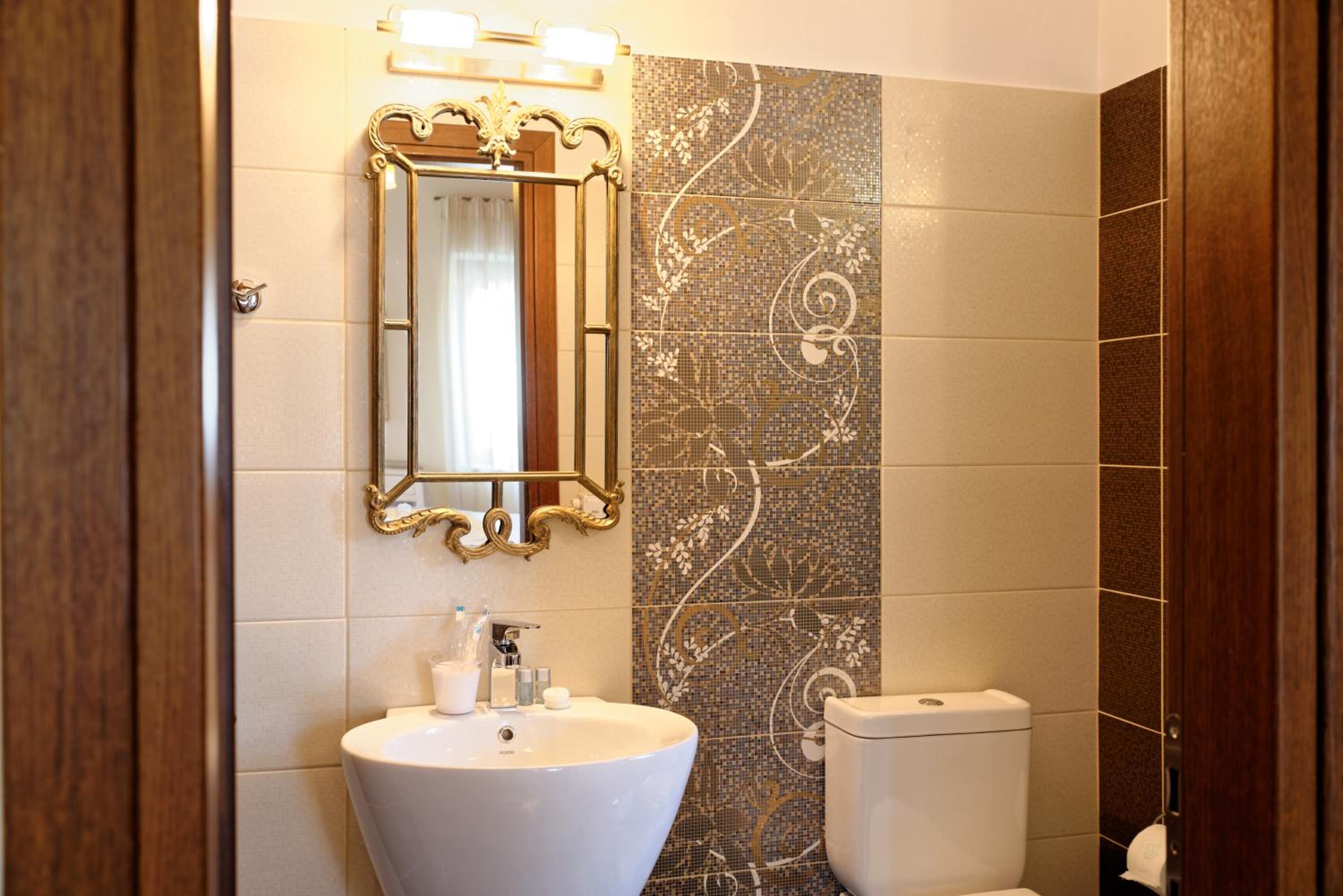 Double Room - Photo 2