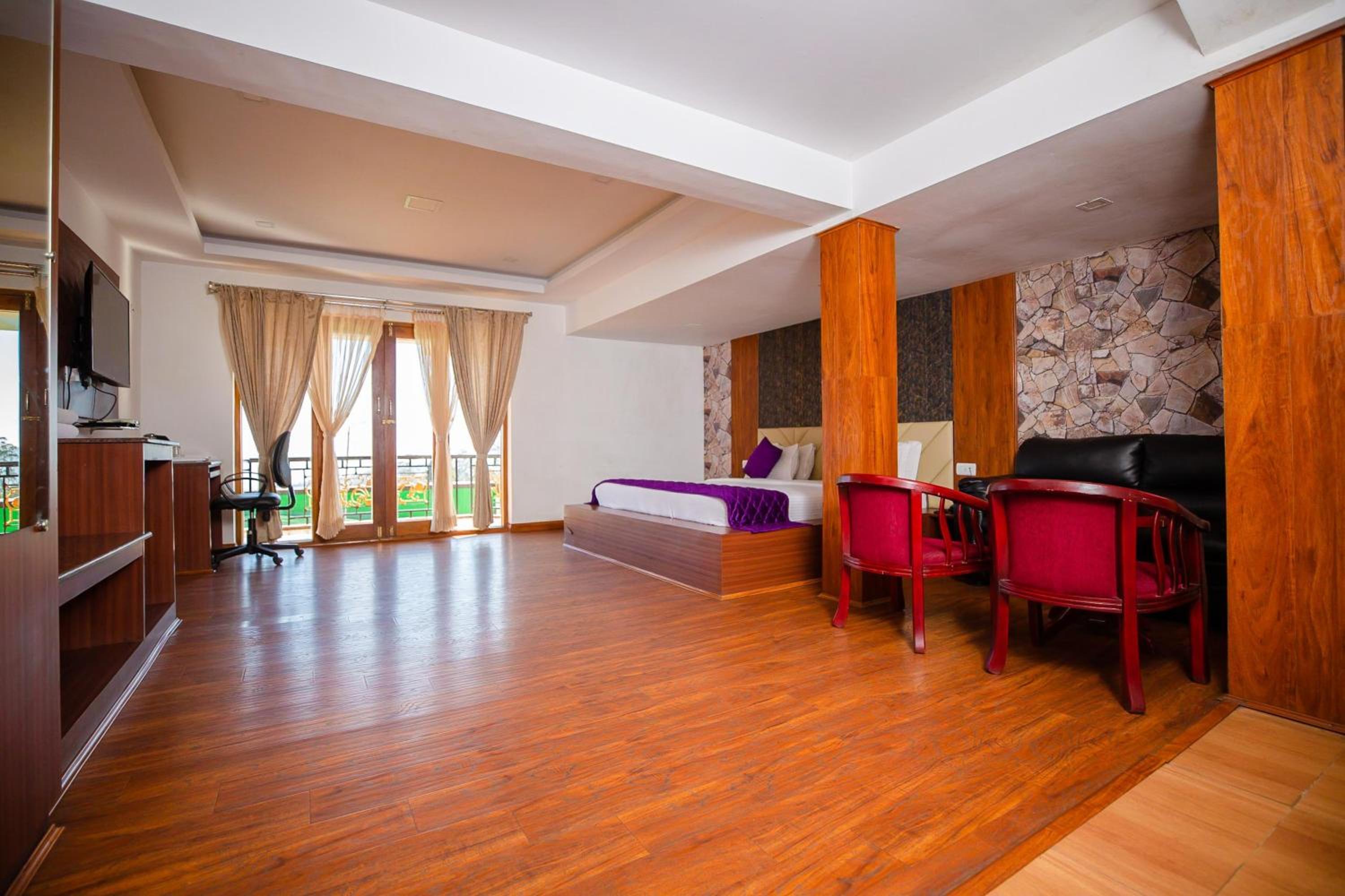 Deluxe Double Room with Balcony