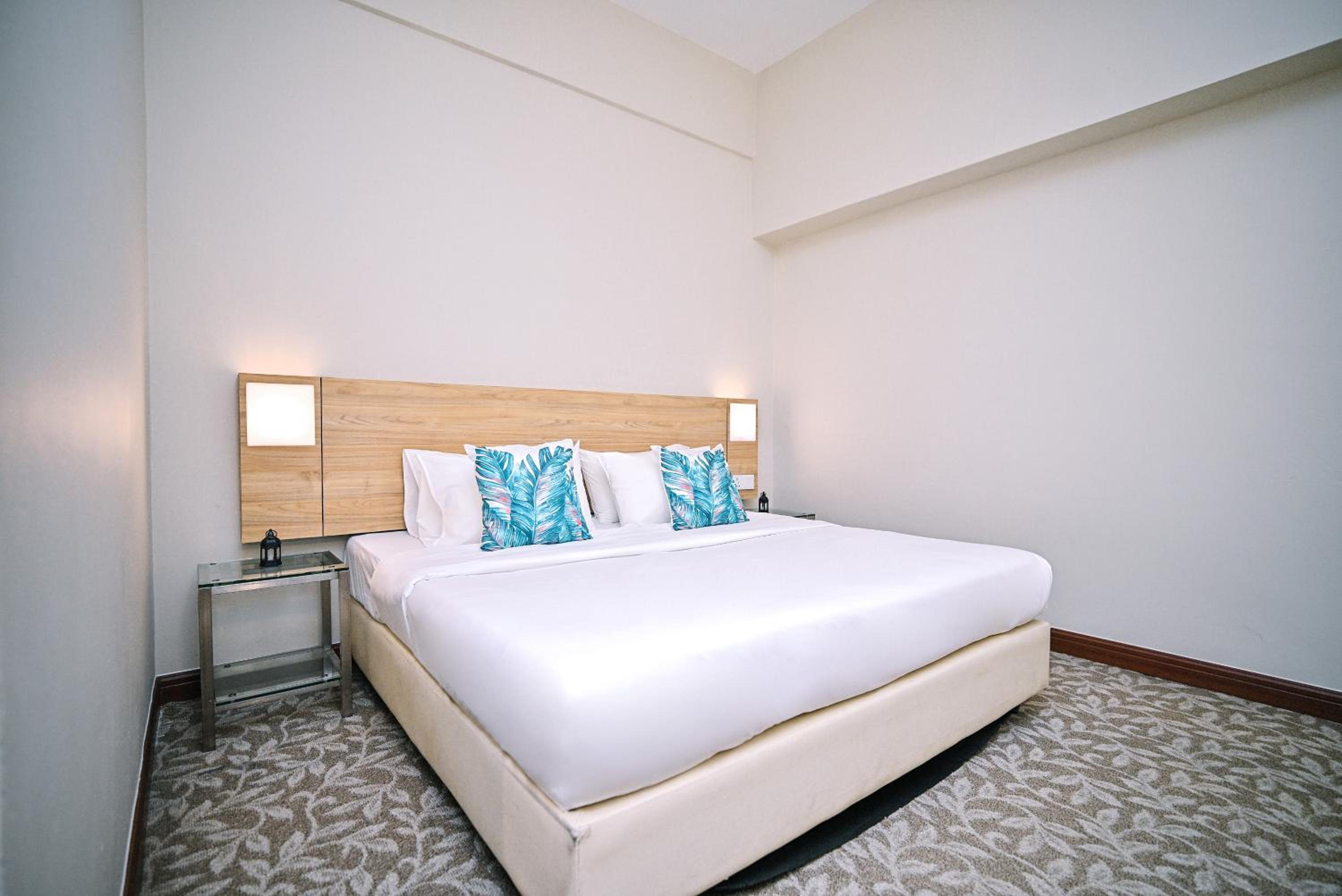 Standard King Room photo 3