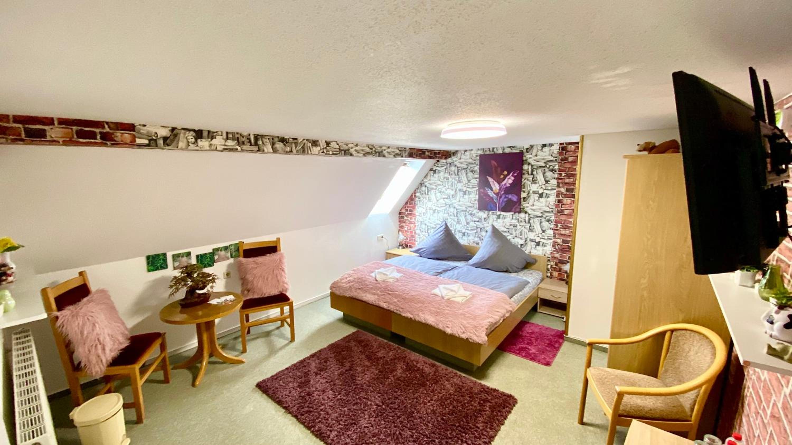 Double or Twin Room with Shower