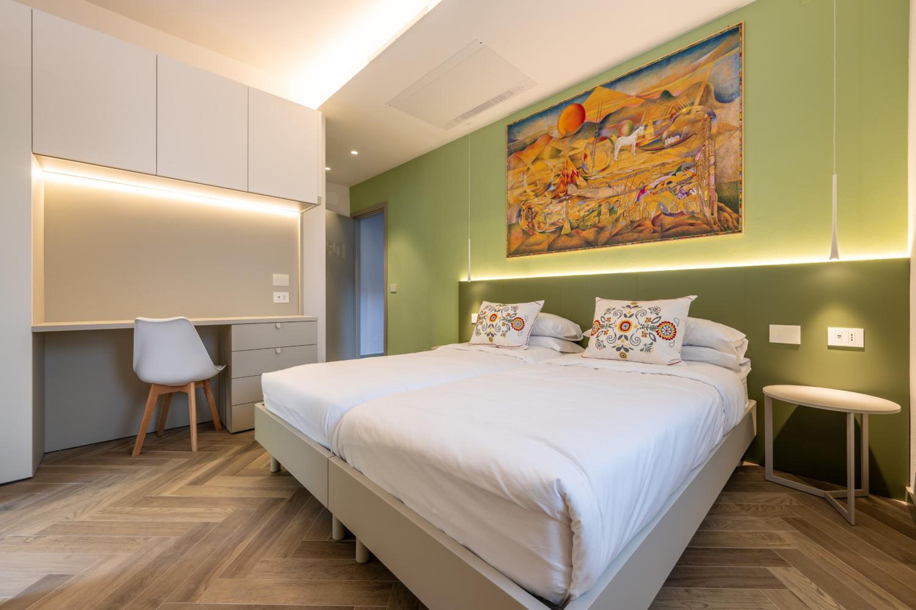 Deluxe Double or Twin Room photo 2