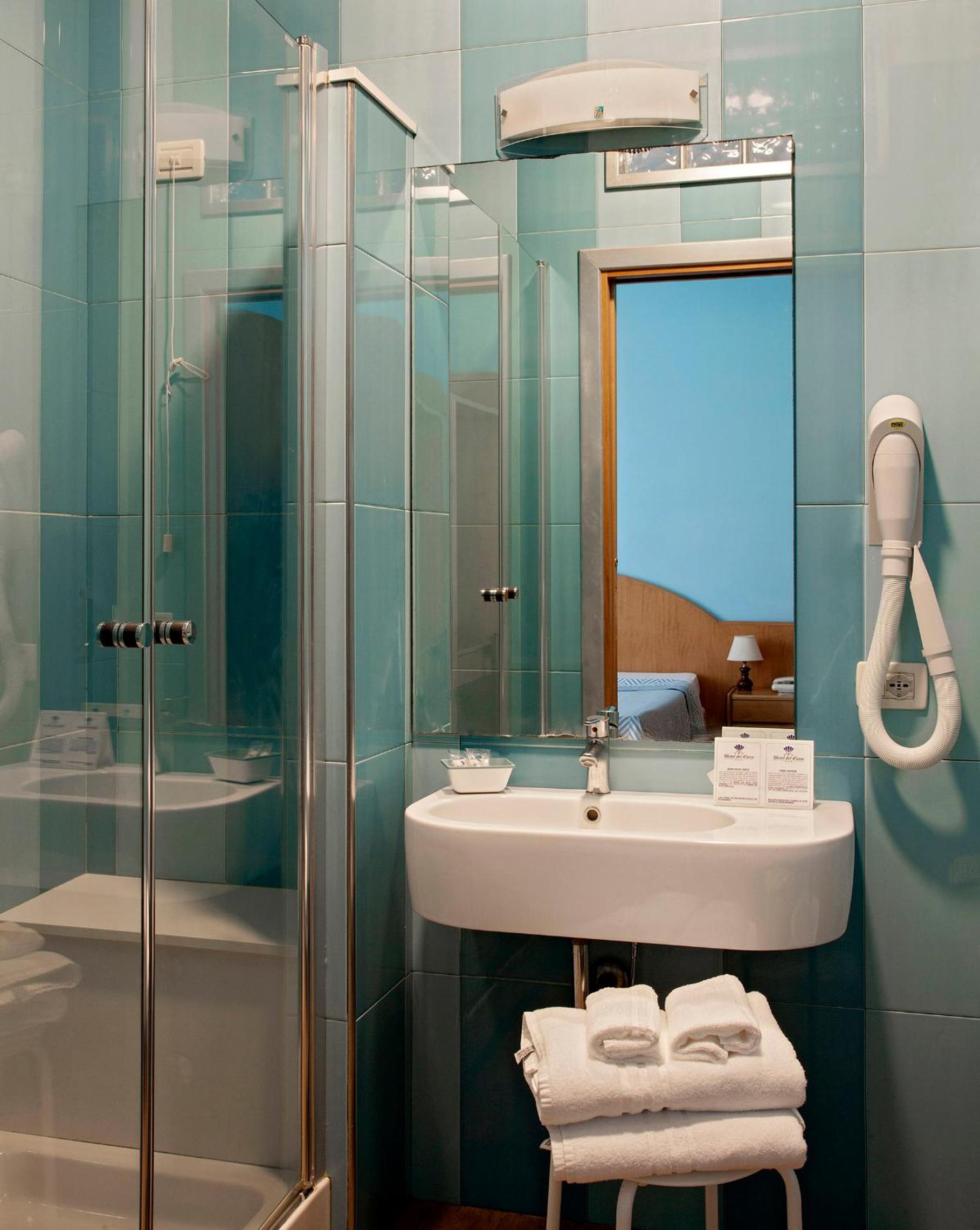 Double Room - Photo 5