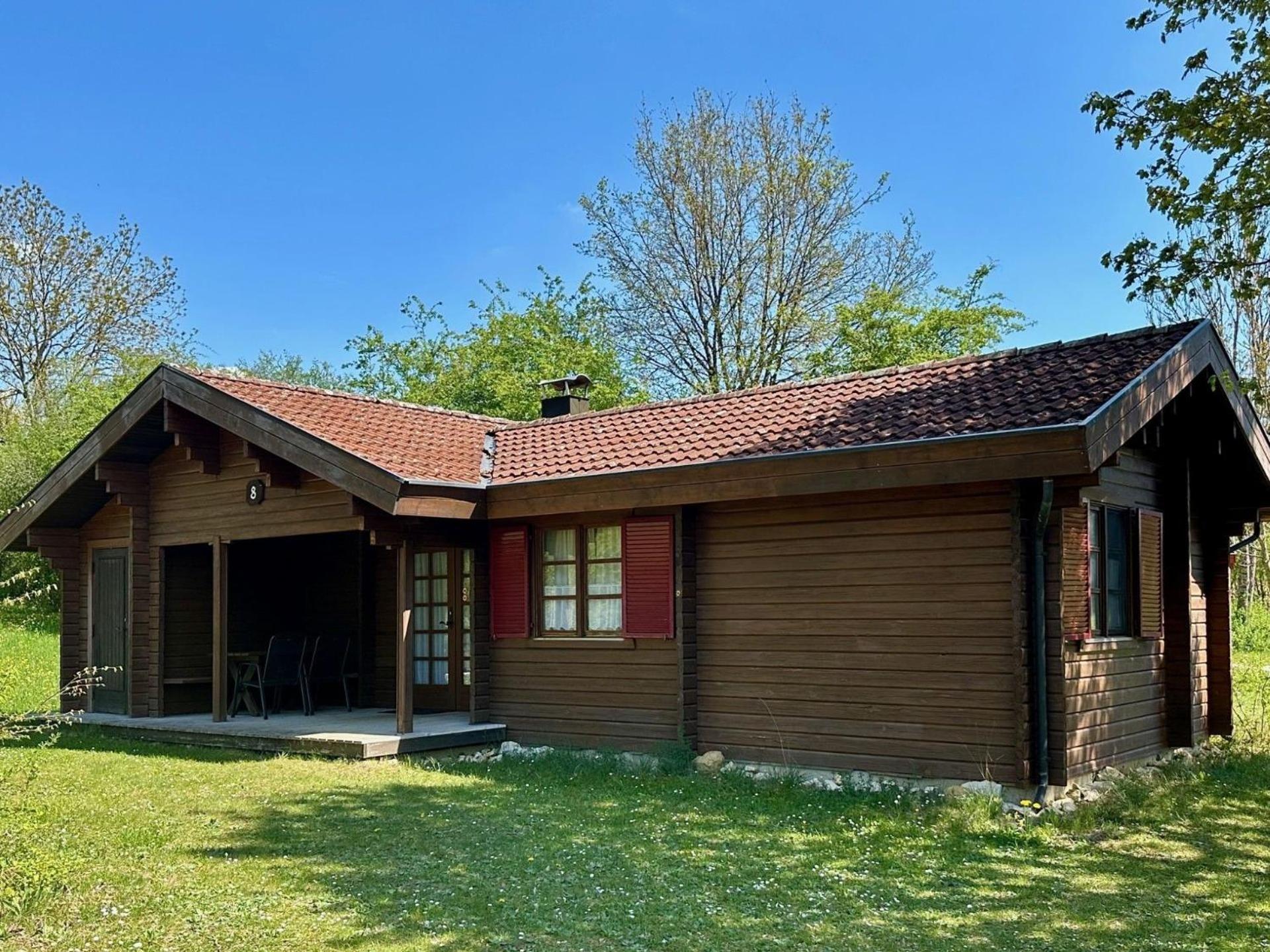 Three-Bedroom House 1 photo 1