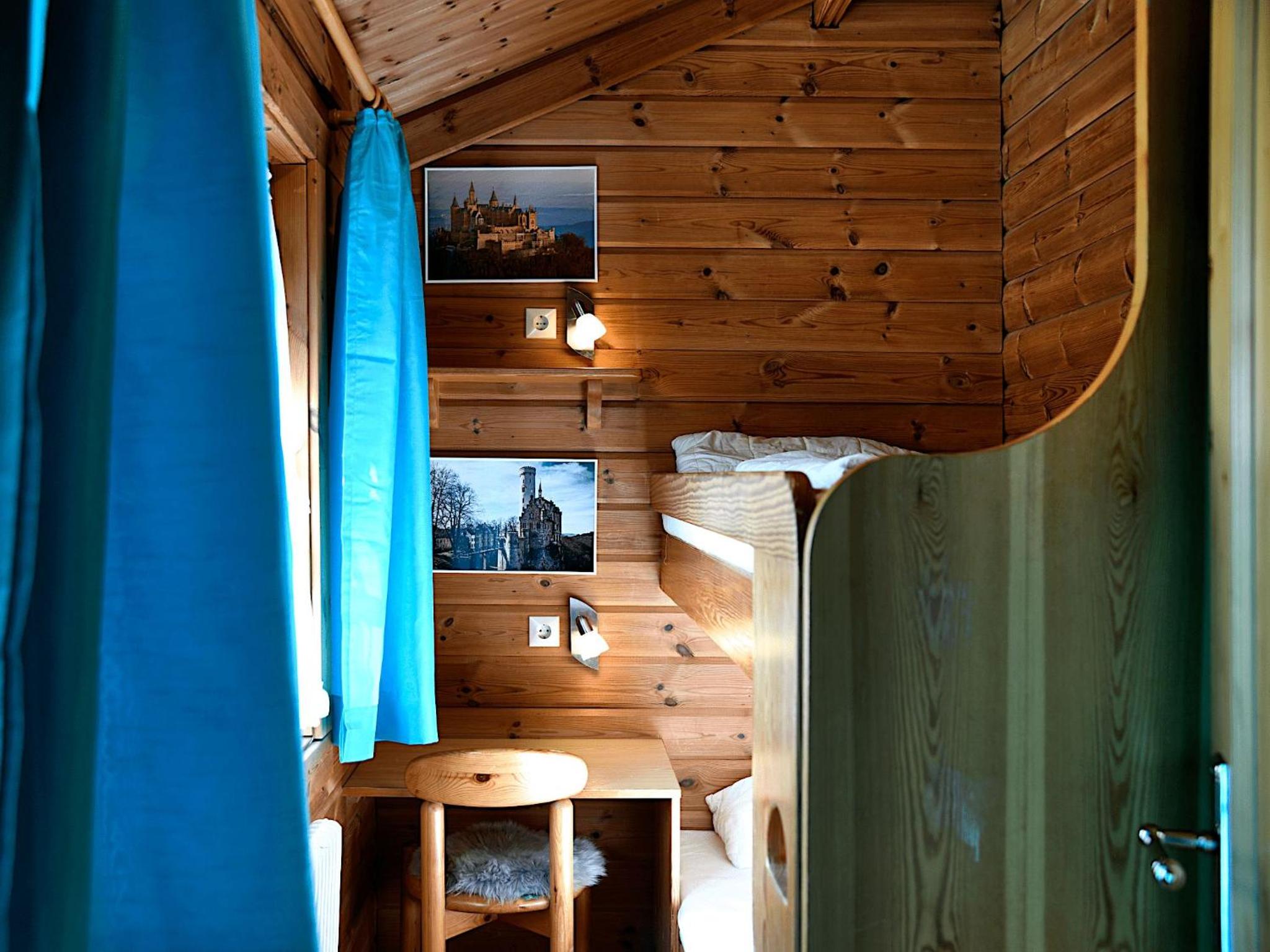 Three-Bedroom House 2 photo 3