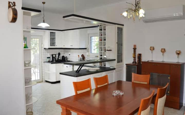 Villa photo 1
