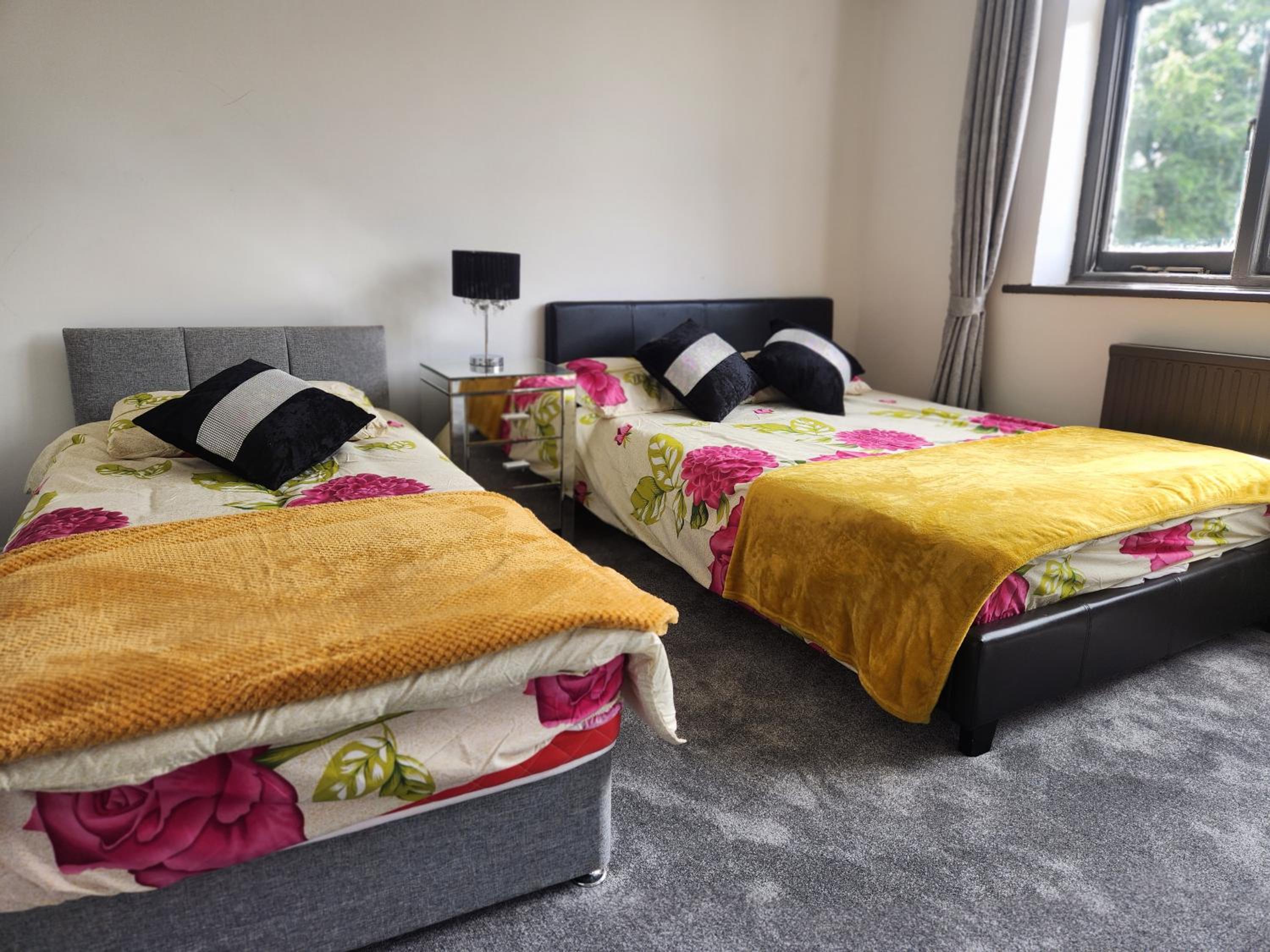 Deluxe Double Room (2 Adults + 1 Child)