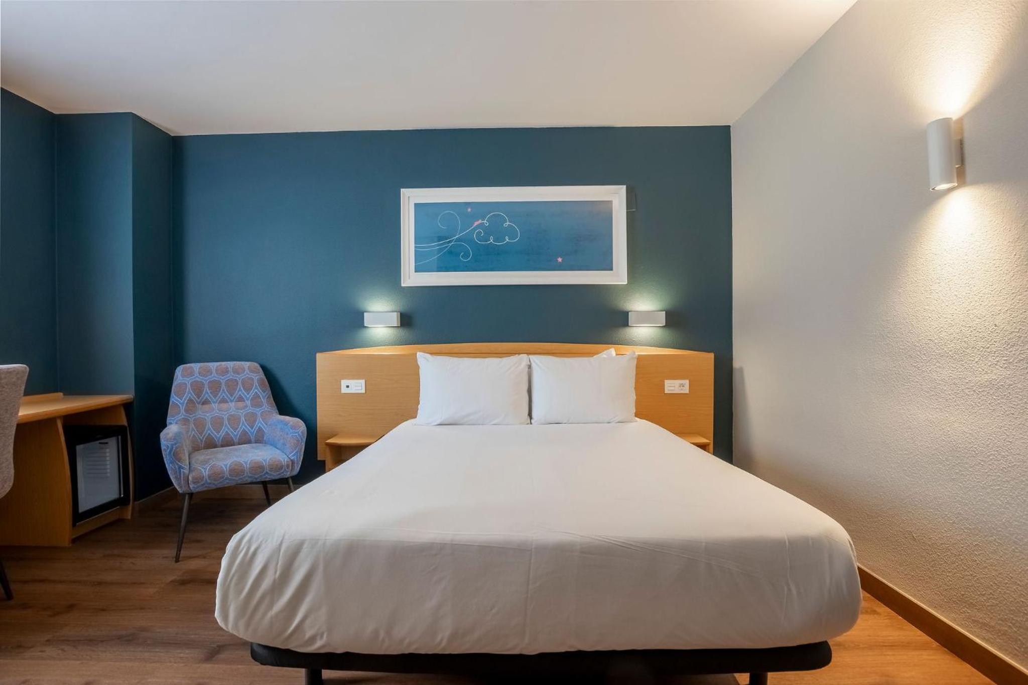 Double Room - Disability Access photo 3