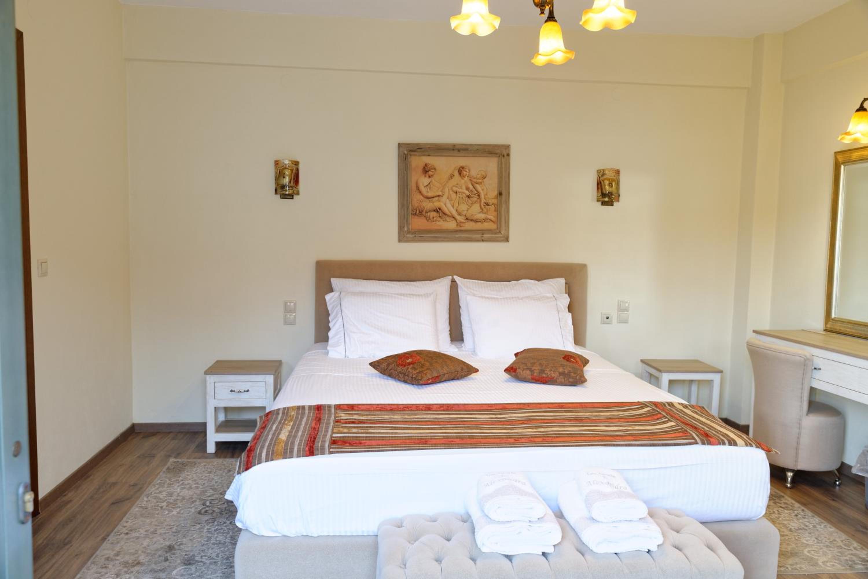 Double Room - Photo 5