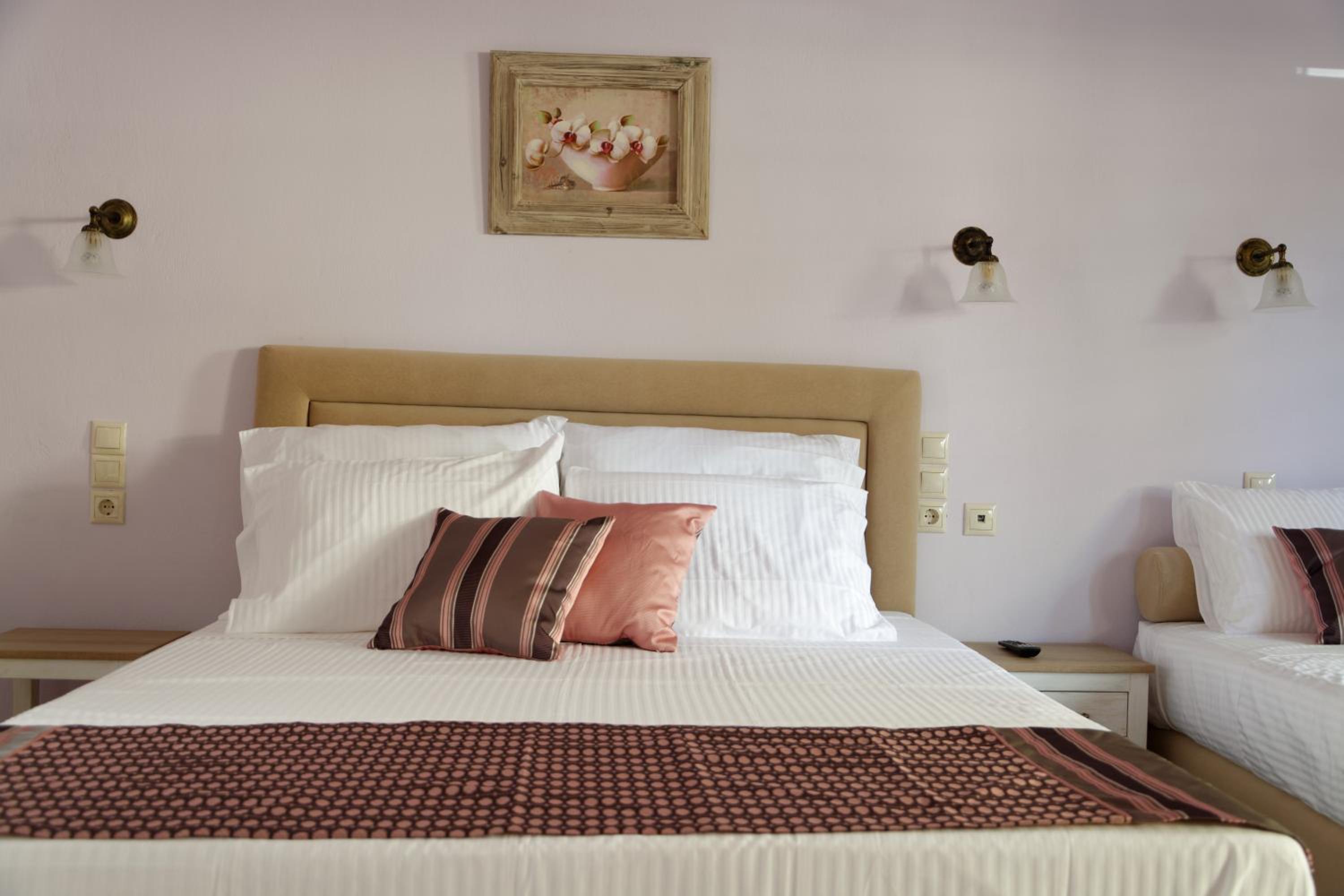 Double Room - Photo 7