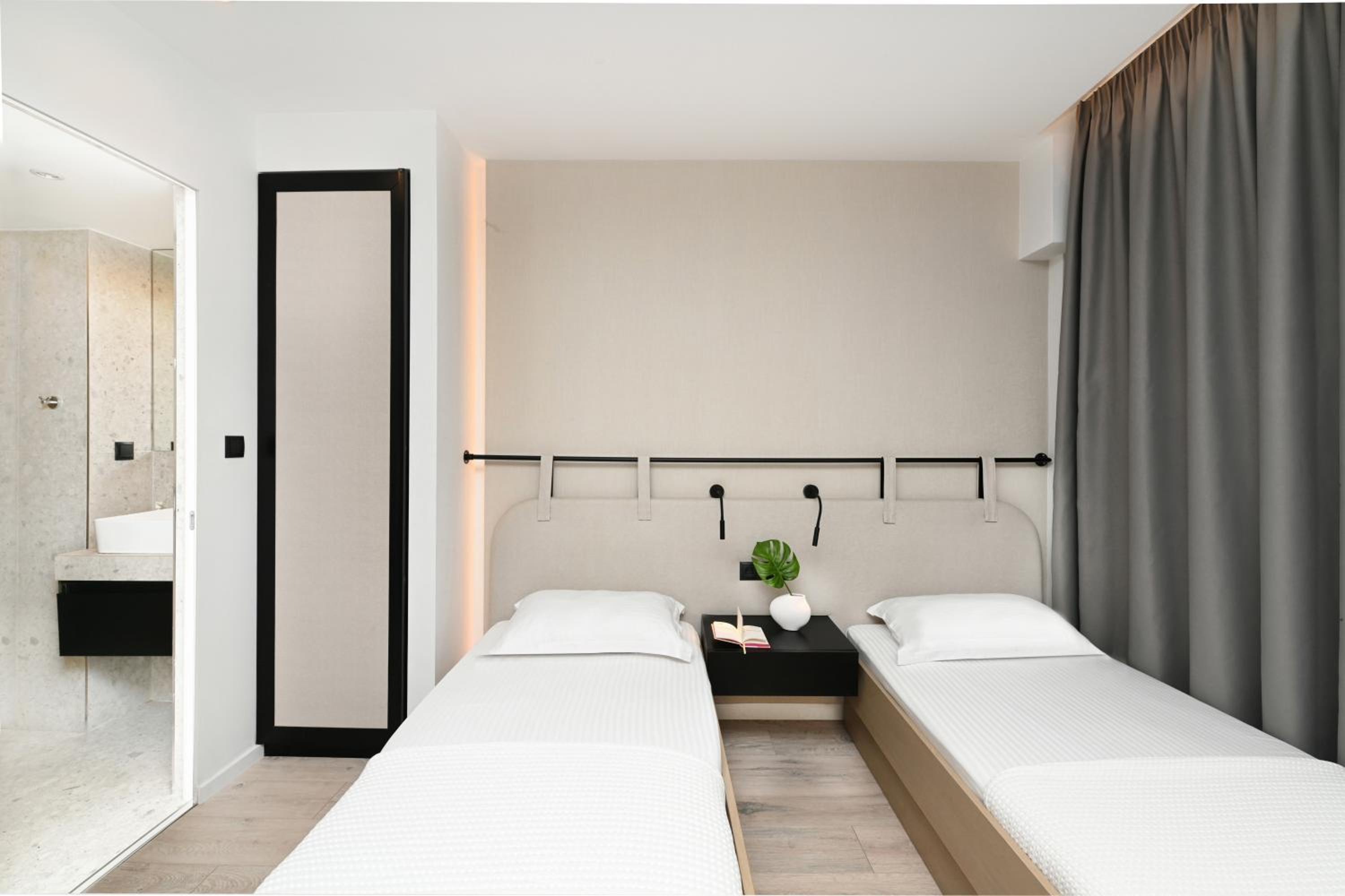 Superior Double or Twin Room - Photo 4