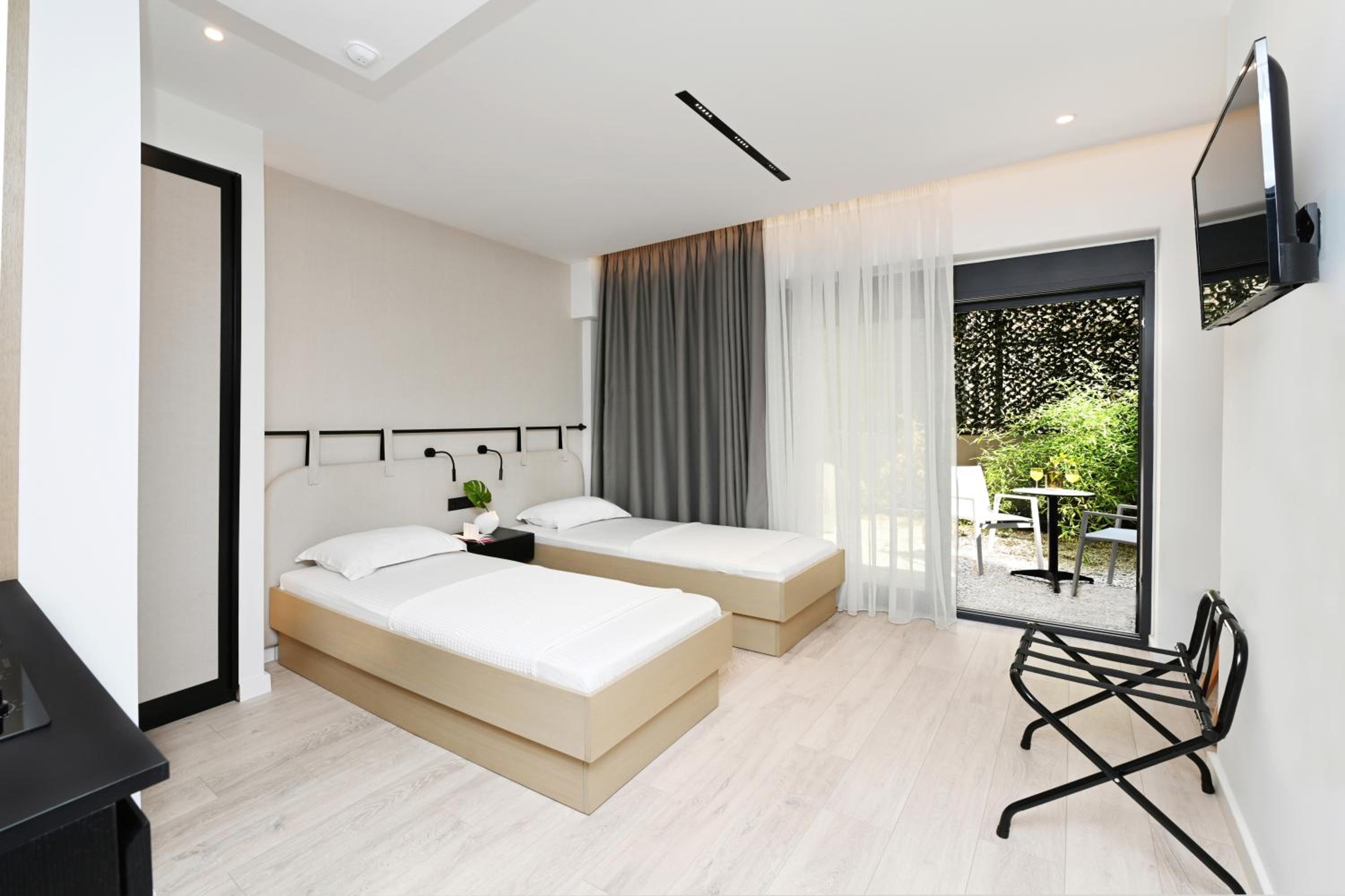 Superior Double or Twin Room - Photo 3