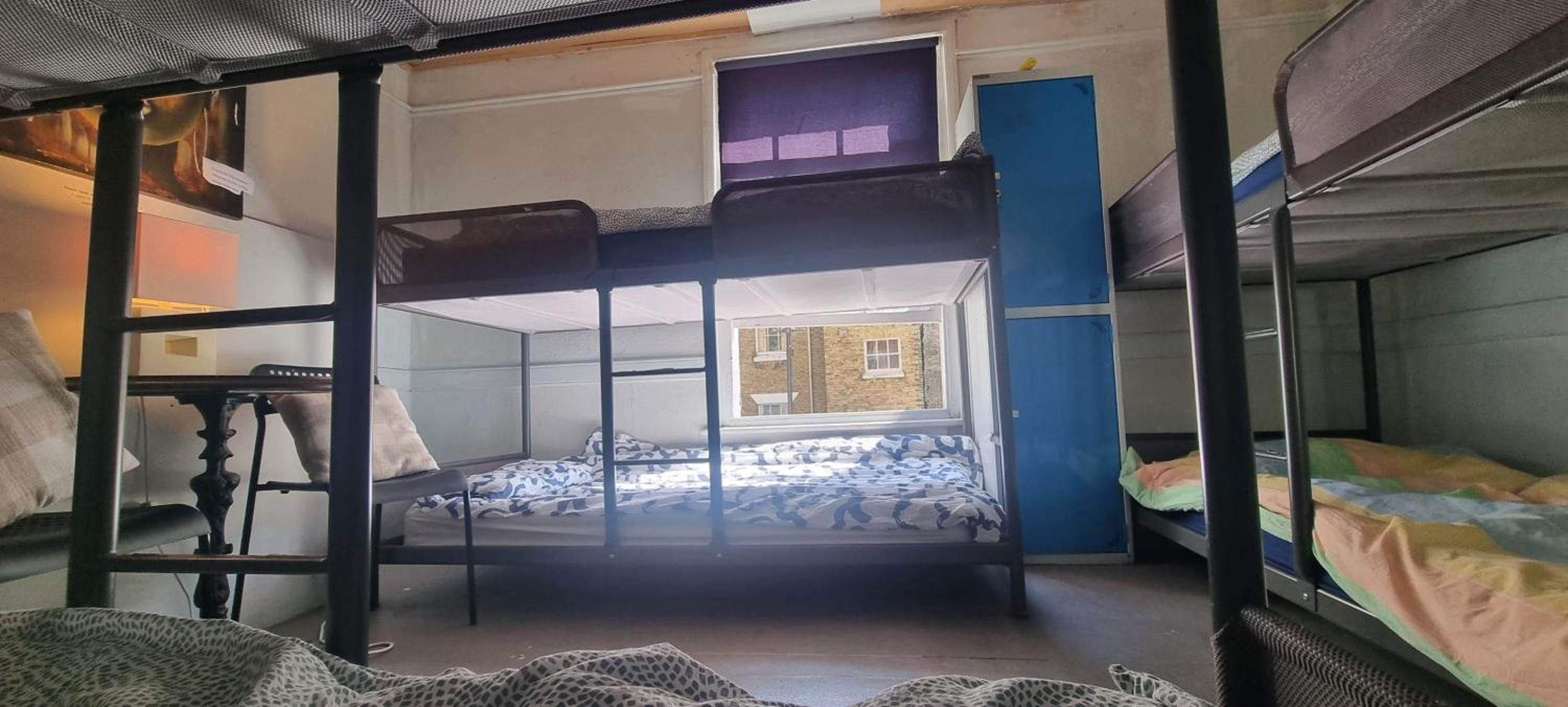 Bed in 6-Bed Mixed Dormitory Room photo 2