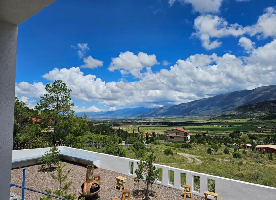 Family Room with Mountain View photo 1