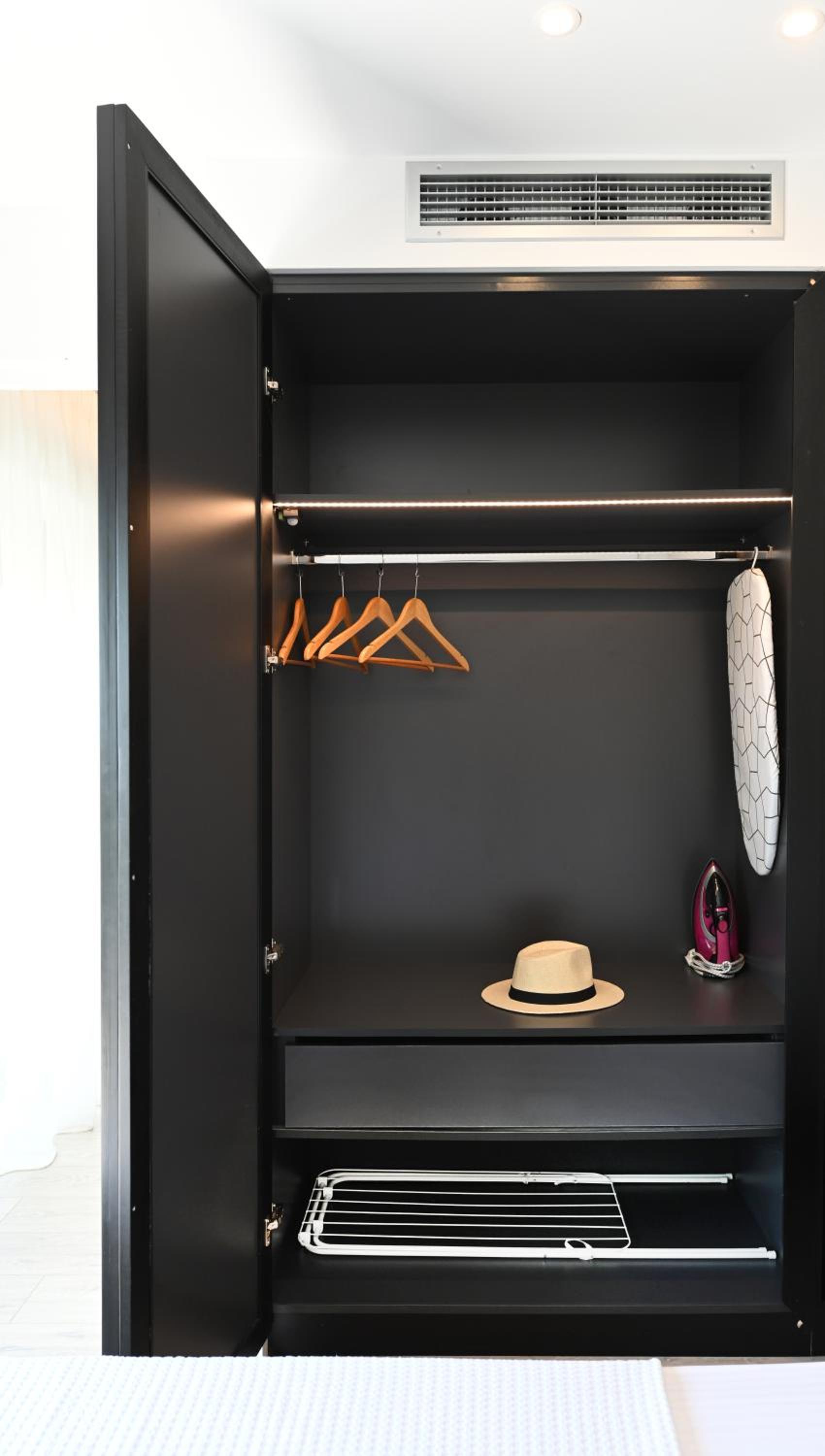 Superior Double or Twin Room - Photo 11