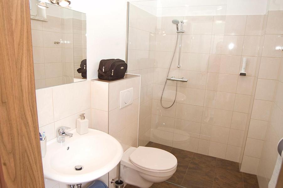 Double or Twin Room photo 3