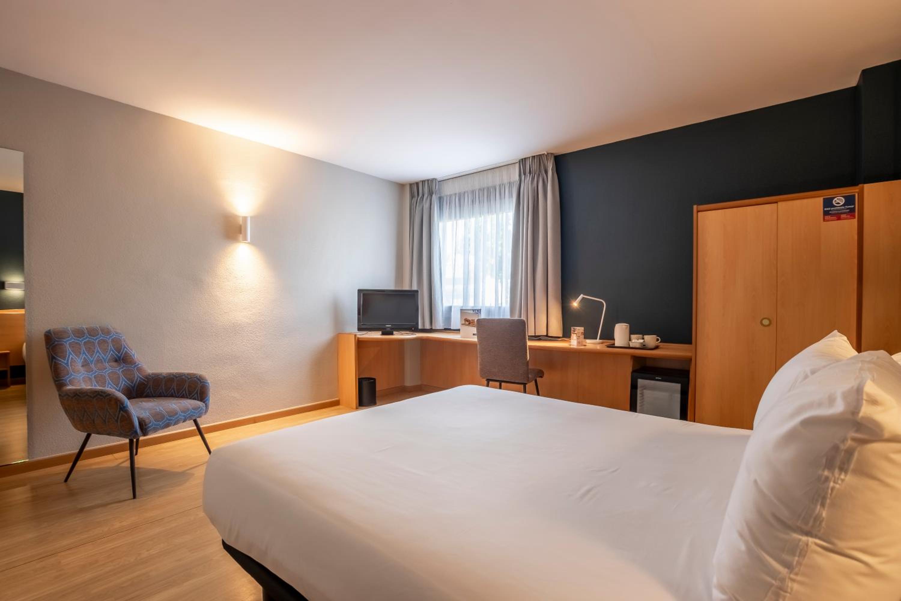 Double Room - Disability Access - Photo 13