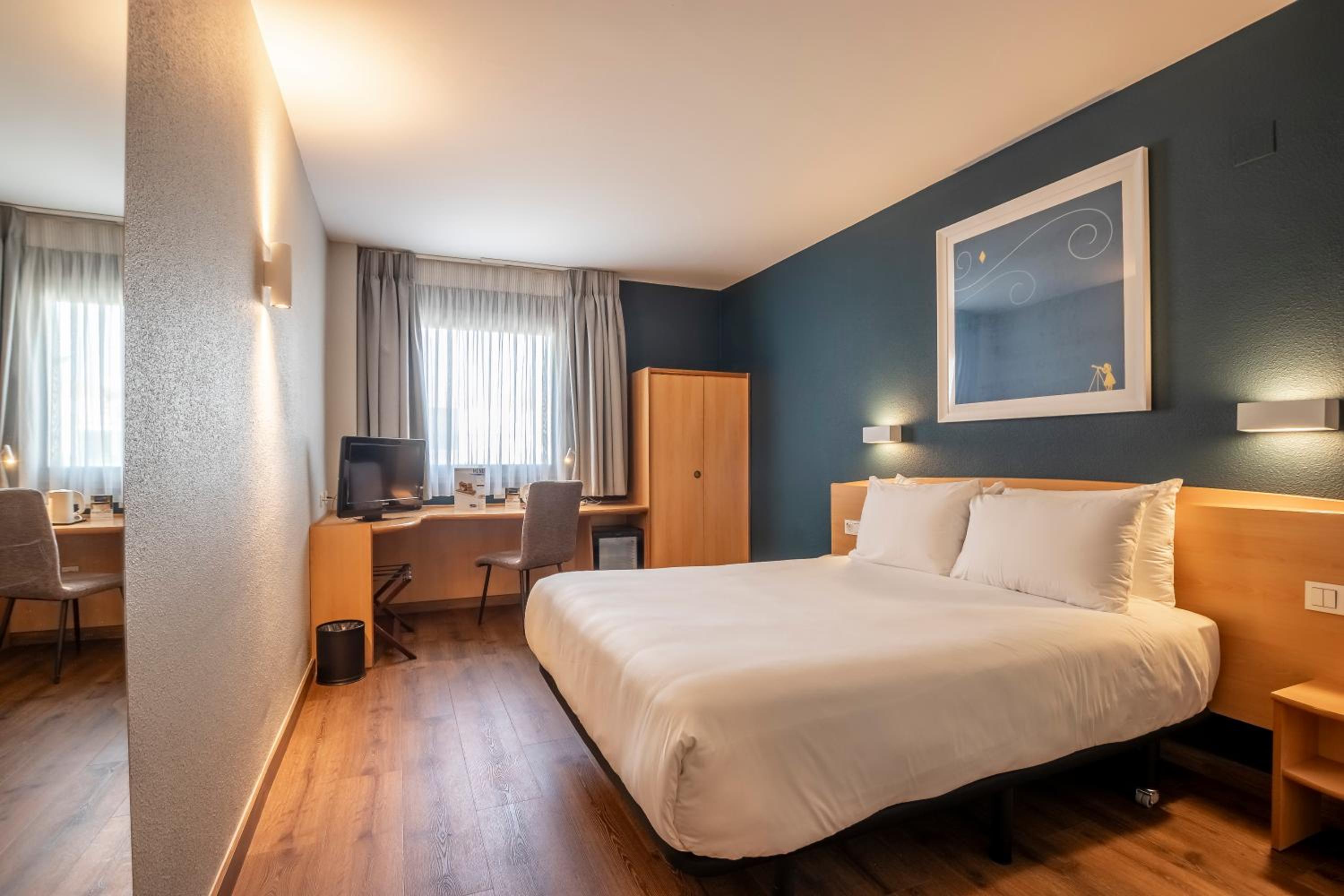 Double Room - Disability Access - Photo 14