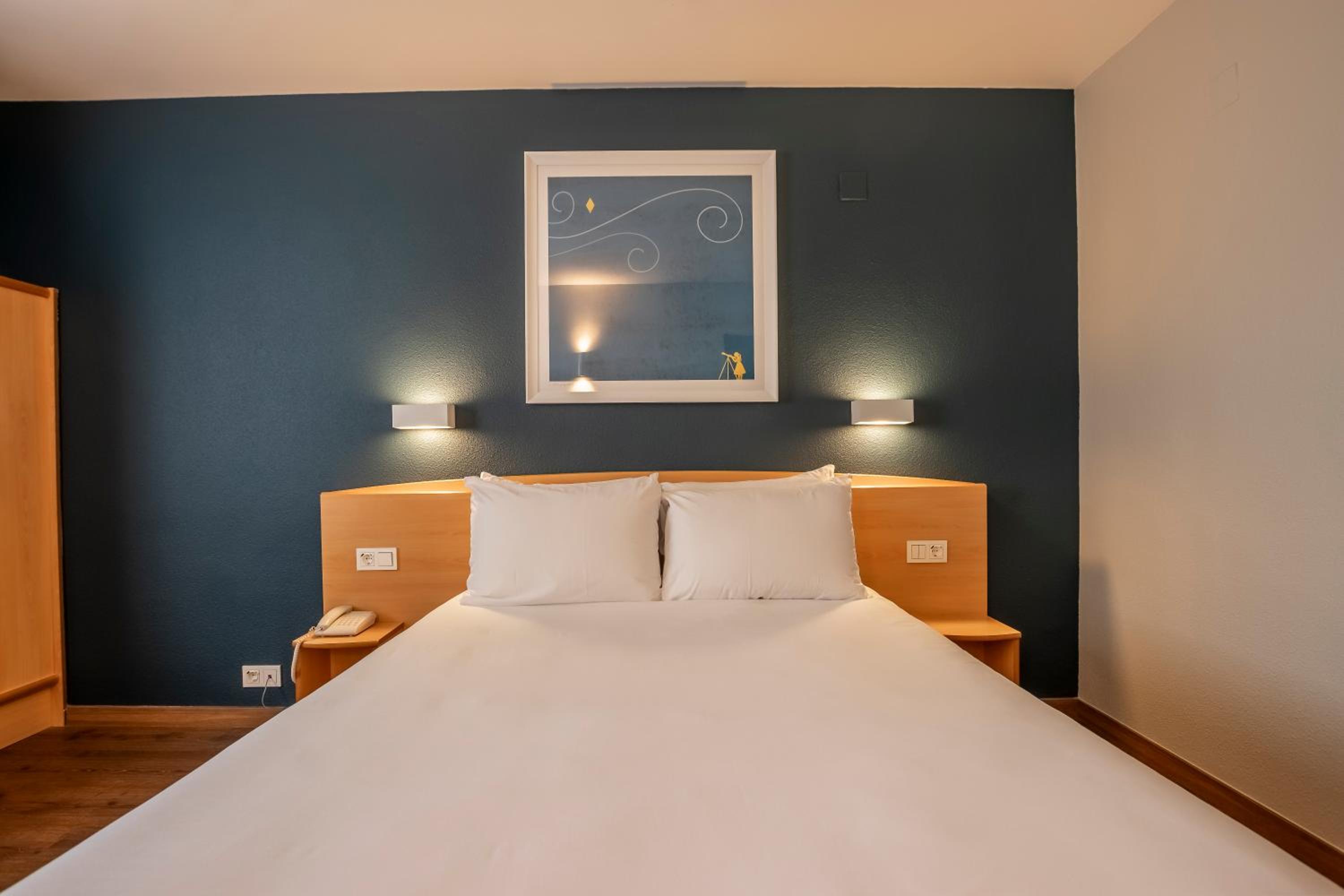 Double Room - Disability Access - Photo 8
