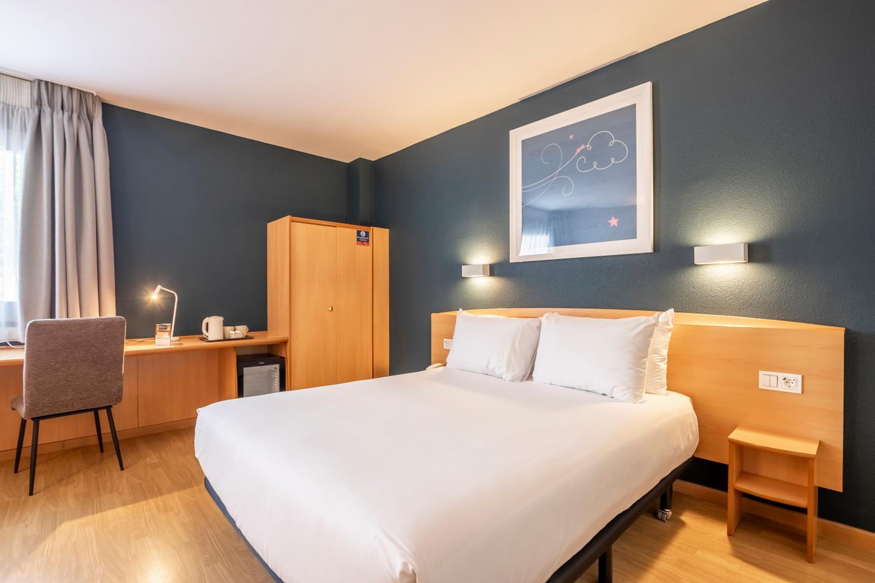 Double Room - Disability Access - Photo 11