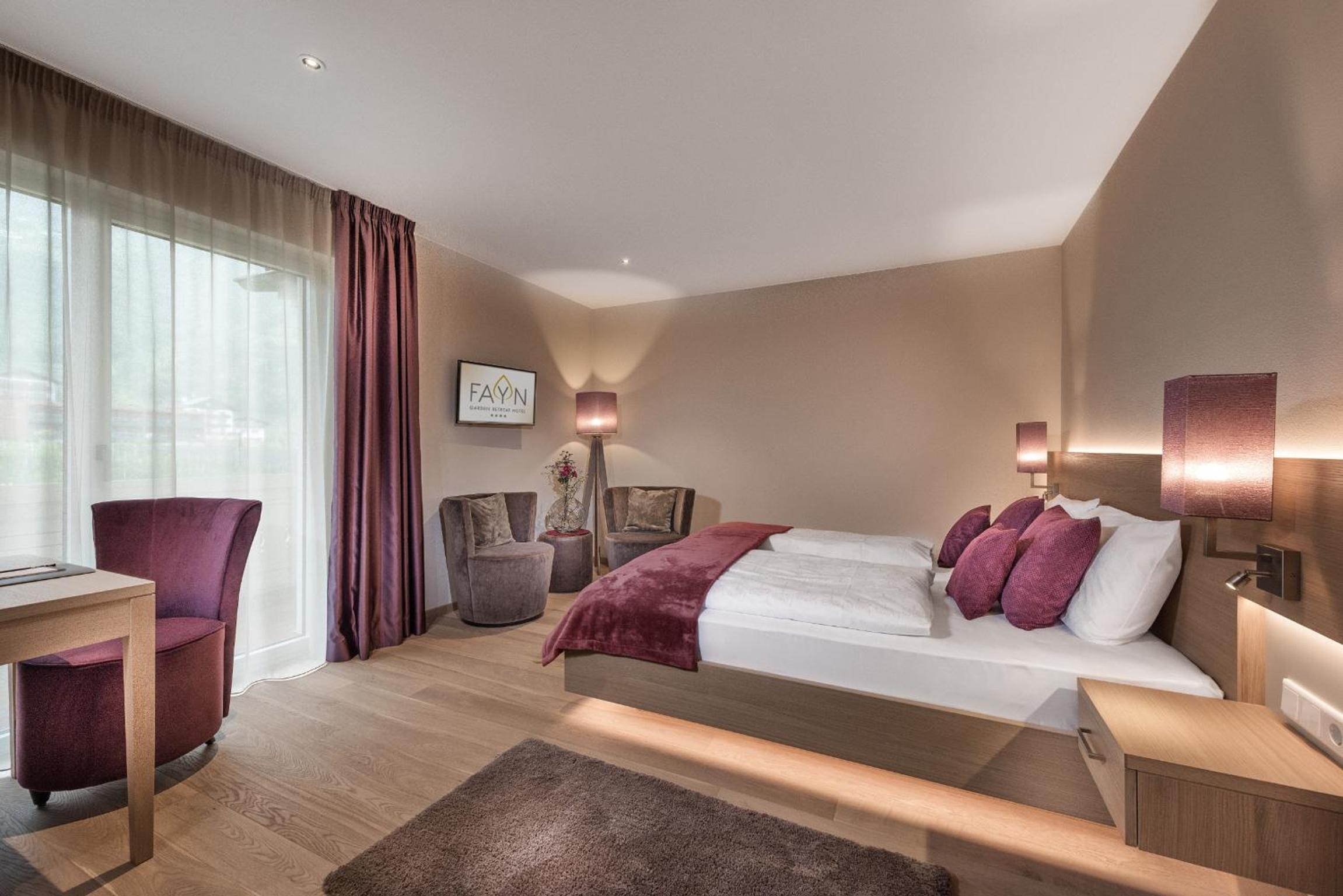 Deluxe Double Room with Balcony - Photo 1