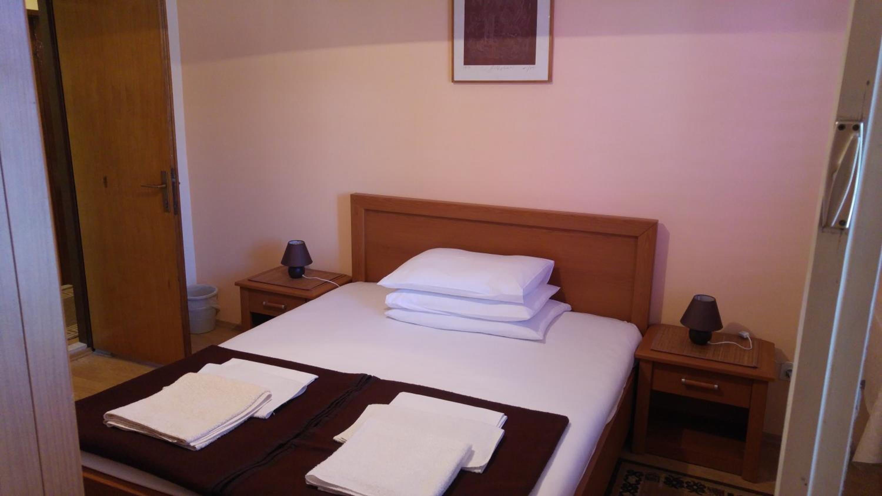 Two-Bedroom Apartment - Photo 4