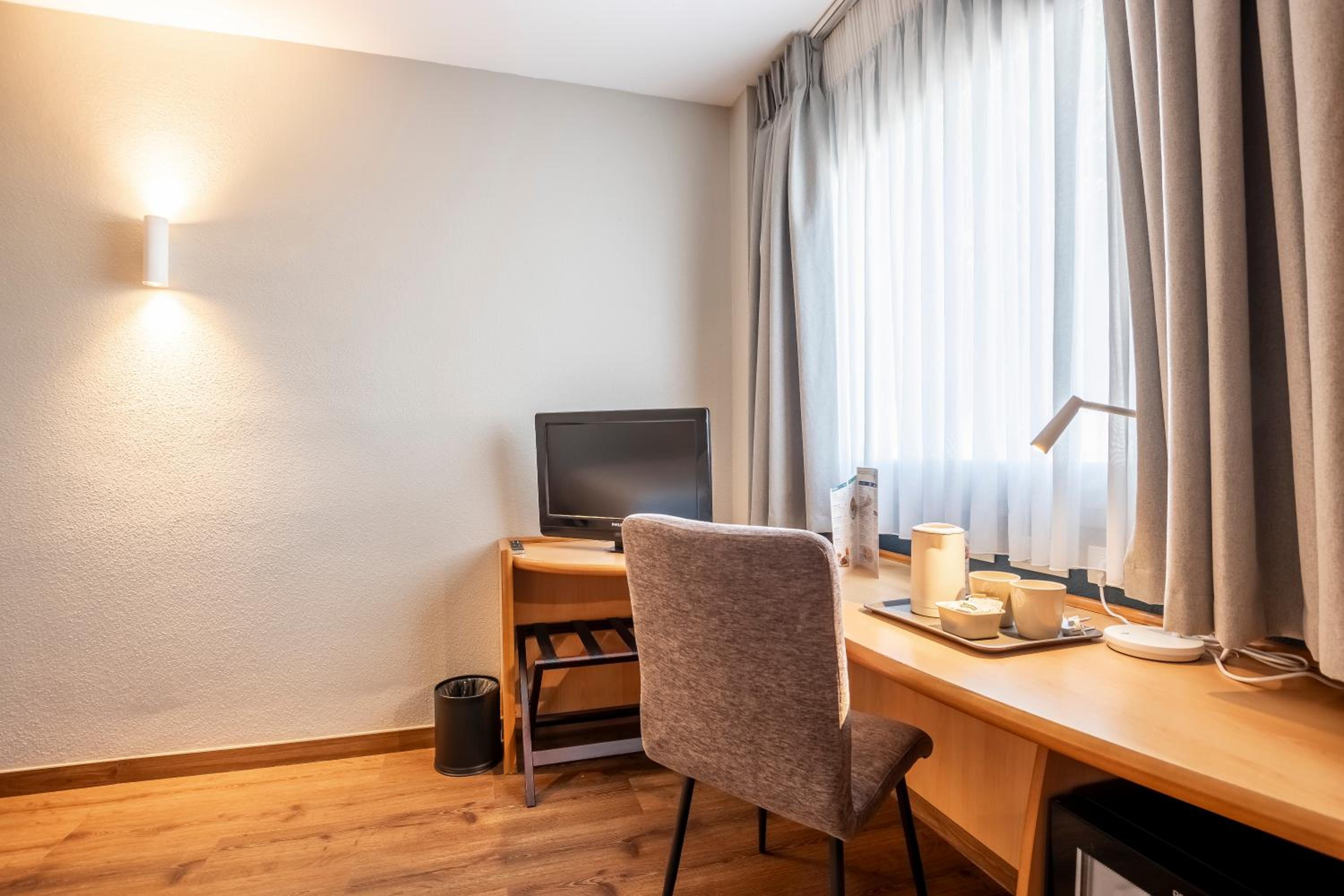 Double Room - Disability Access - Photo 30