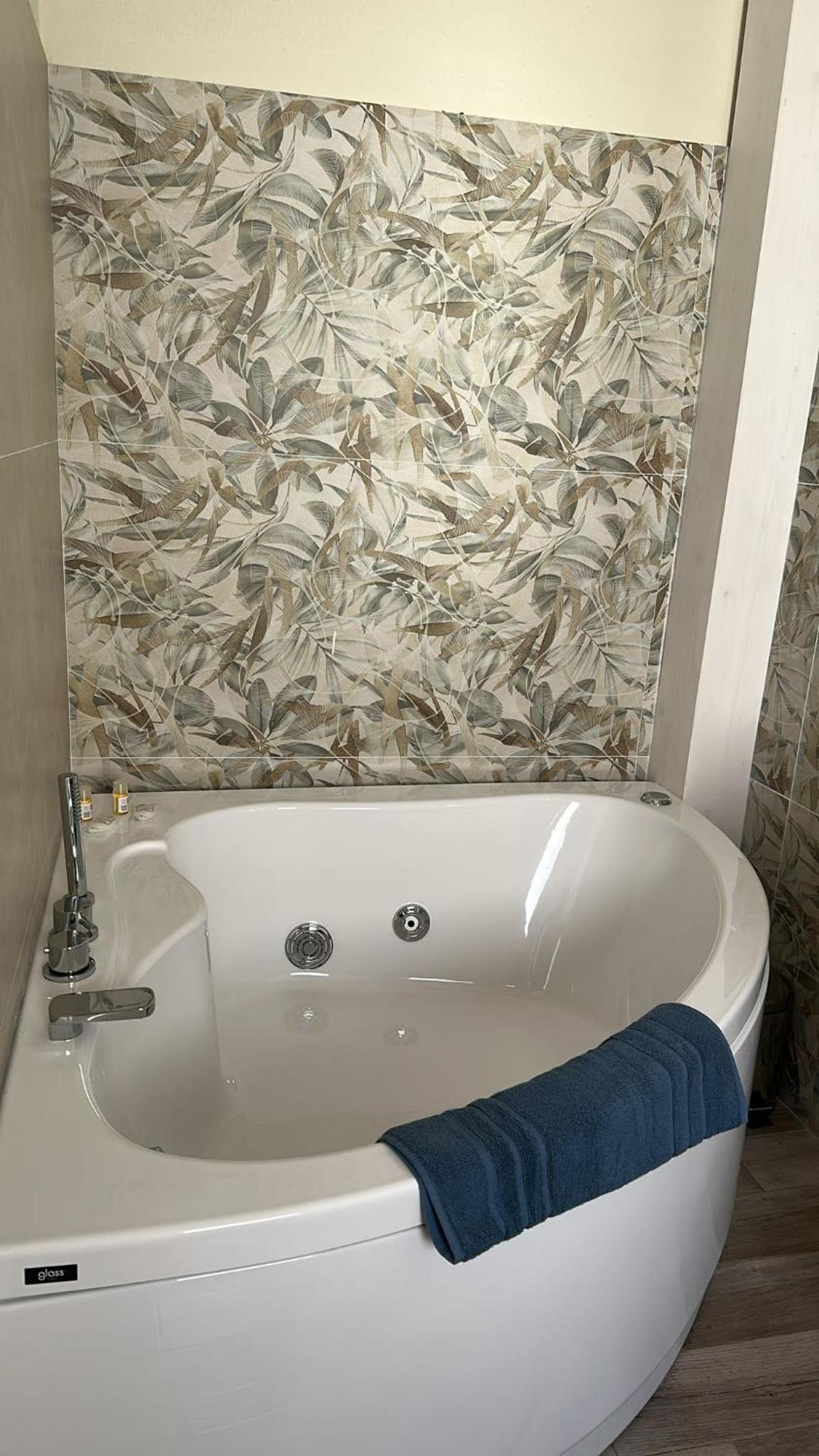 Double Room with Spa Bath